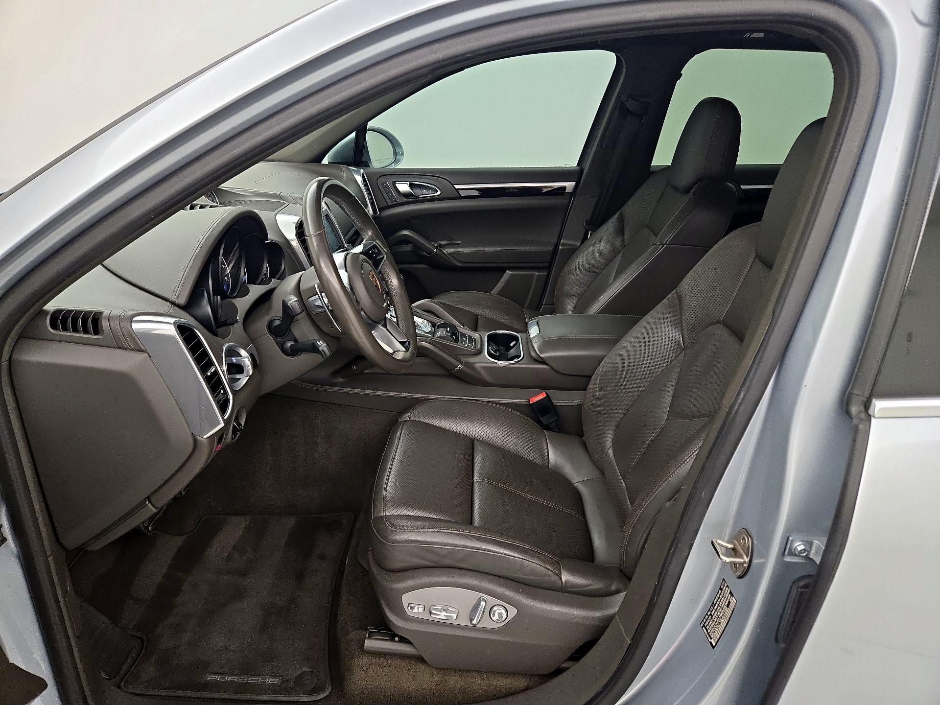 Thumbnail: 2016 Porsche Cayenne - 11