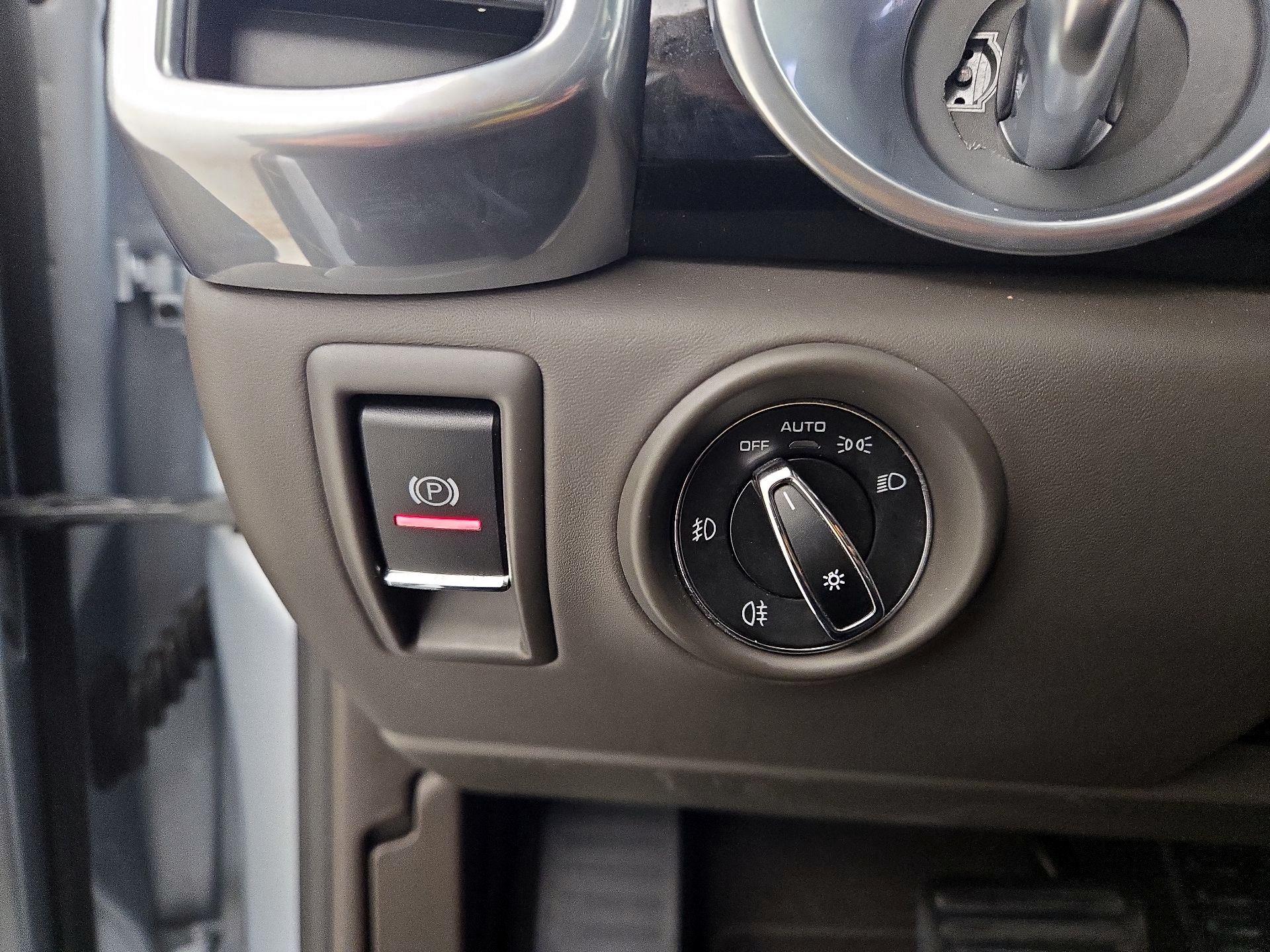 Thumbnail: 2016 Porsche Cayenne - 13