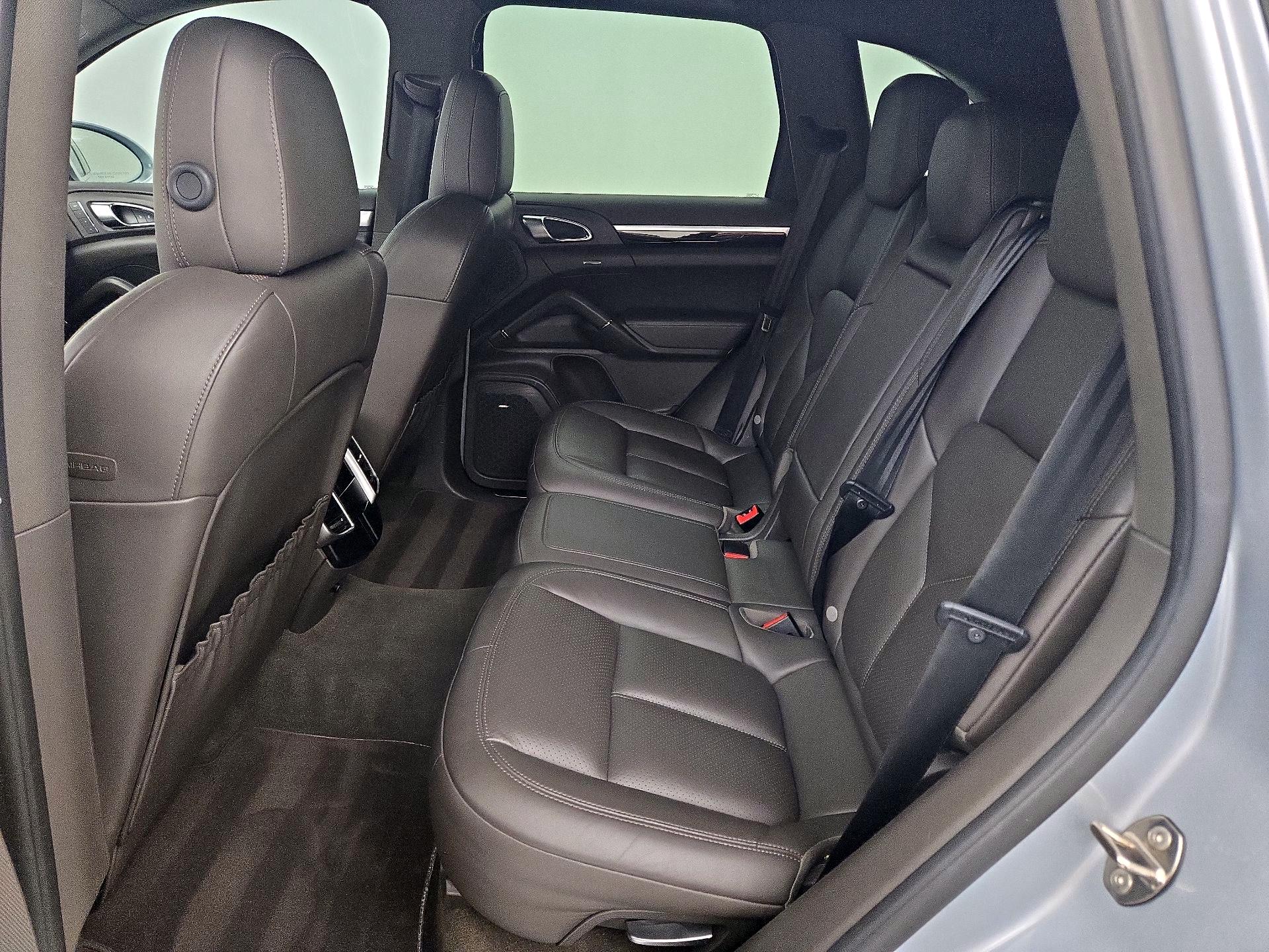 Thumbnail: 2016 Porsche Cayenne - 20