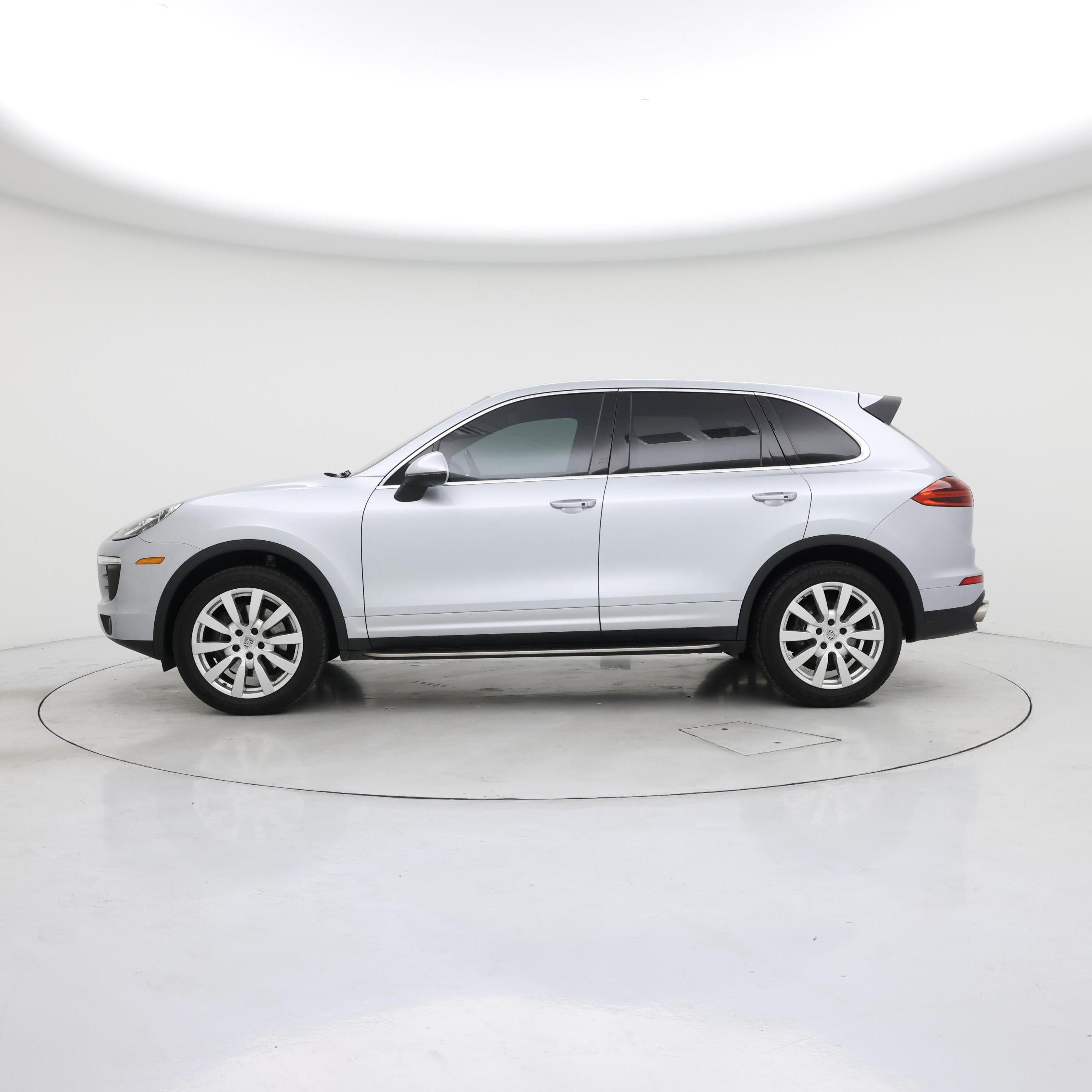 Thumbnail: 2016 Porsche Cayenne - 3