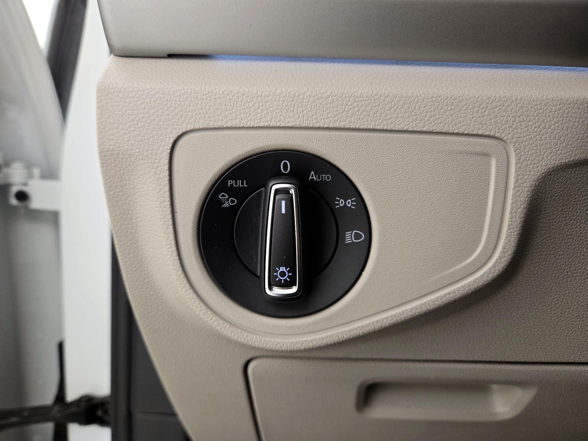 Thumbnail: 2021 Volkswagen Atlas - 13