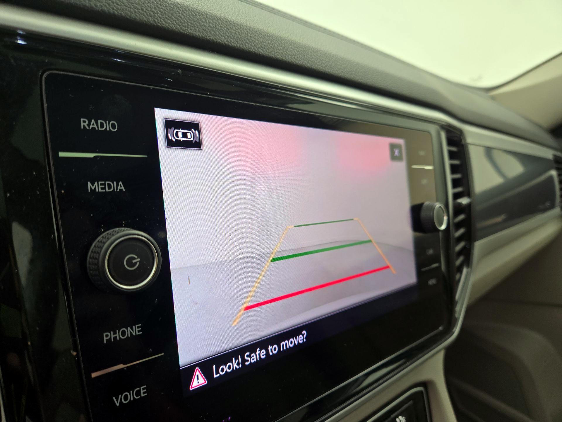 Thumbnail: 2021 Volkswagen Atlas - 15