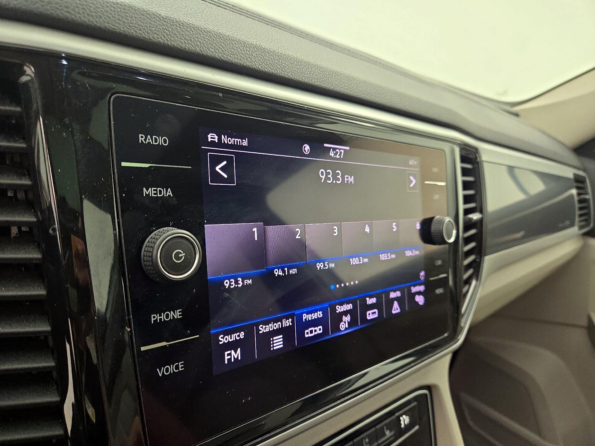 Thumbnail: 2021 Volkswagen Atlas - 16