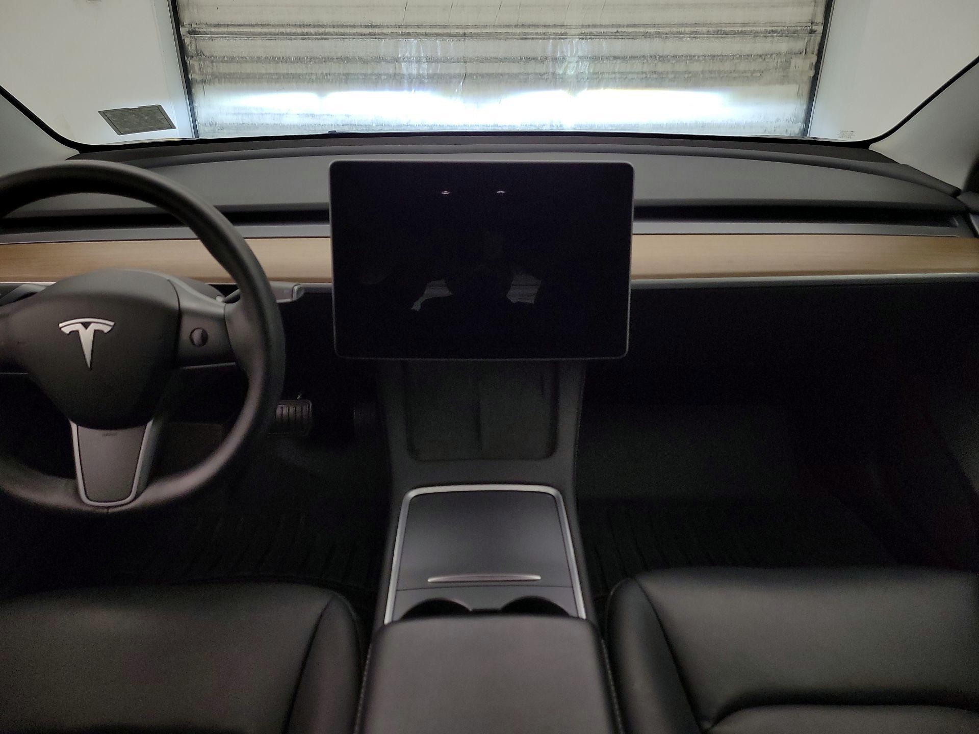 Thumbnail: 2023 Tesla Model 3 - 9