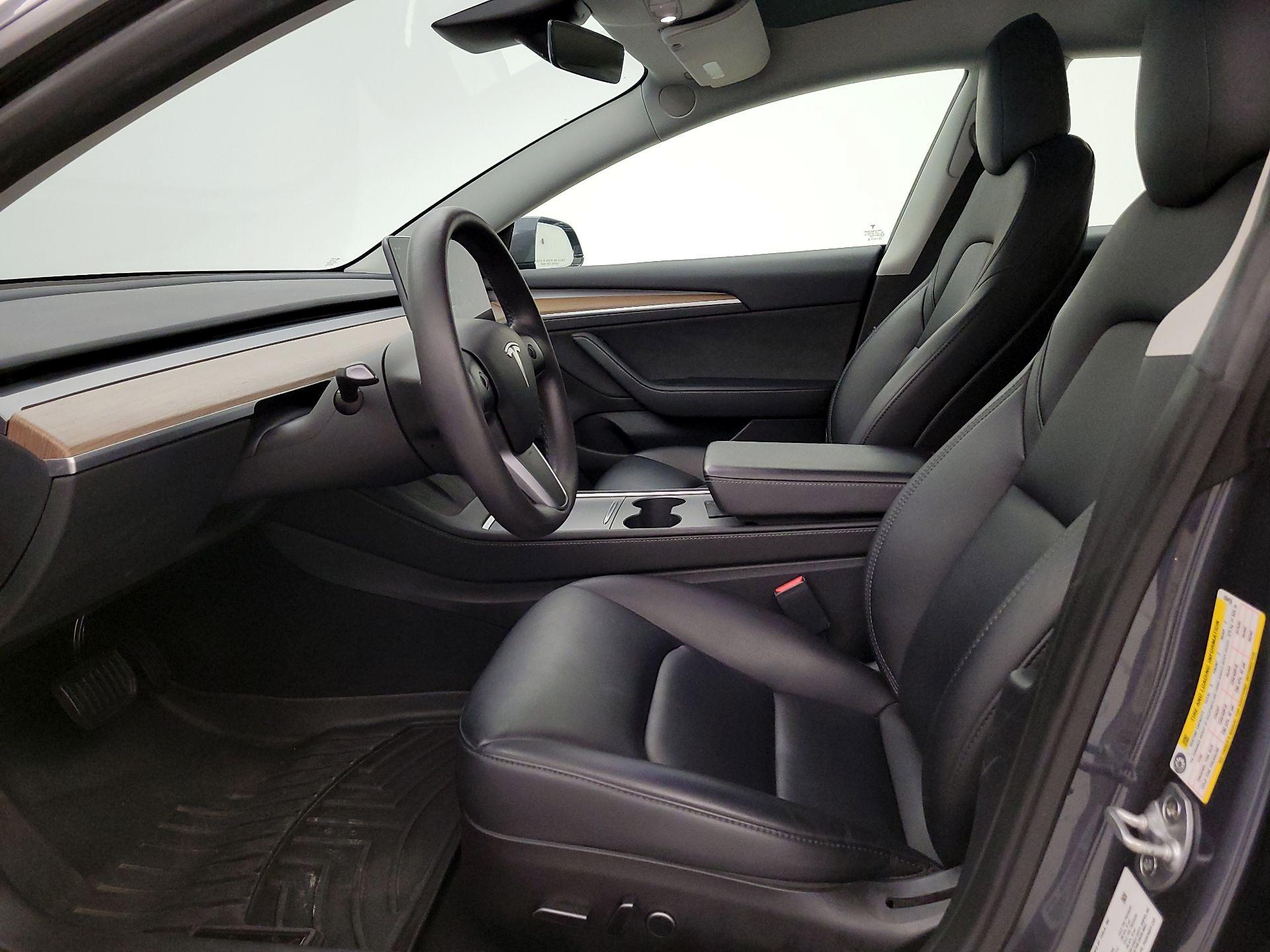 Thumbnail: 2023 Tesla Model 3 - 11