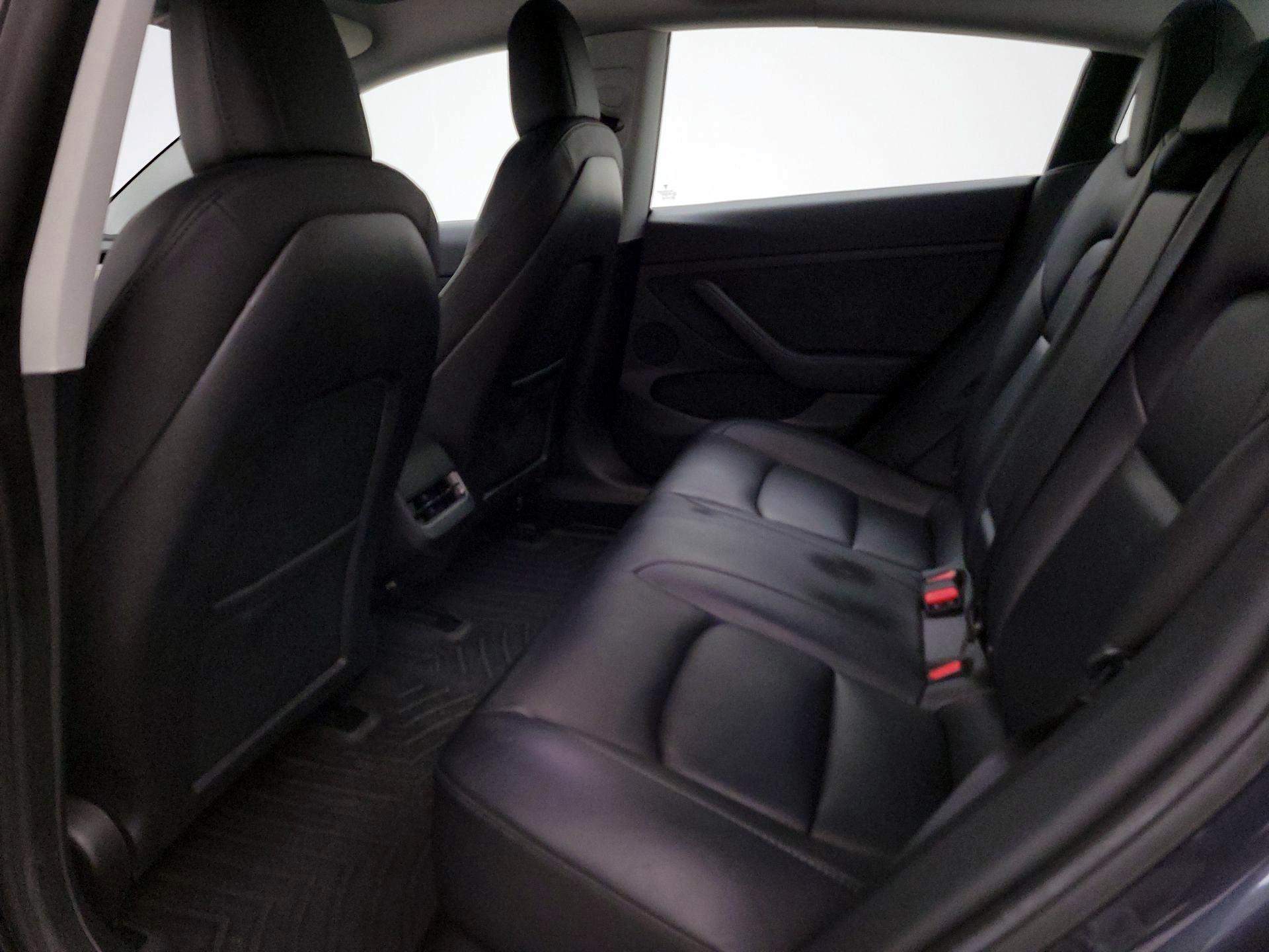 Thumbnail: 2023 Tesla Model 3 - 19