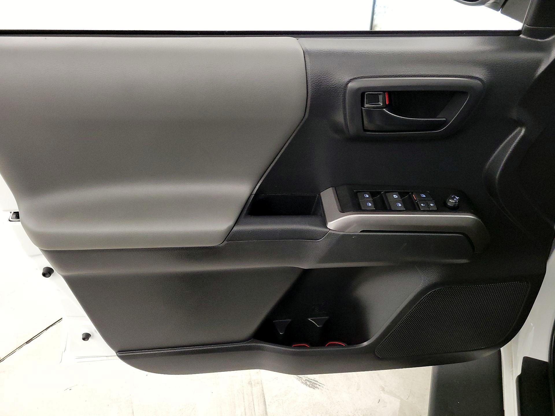 Thumbnail: 2022 Toyota Tacoma - 12