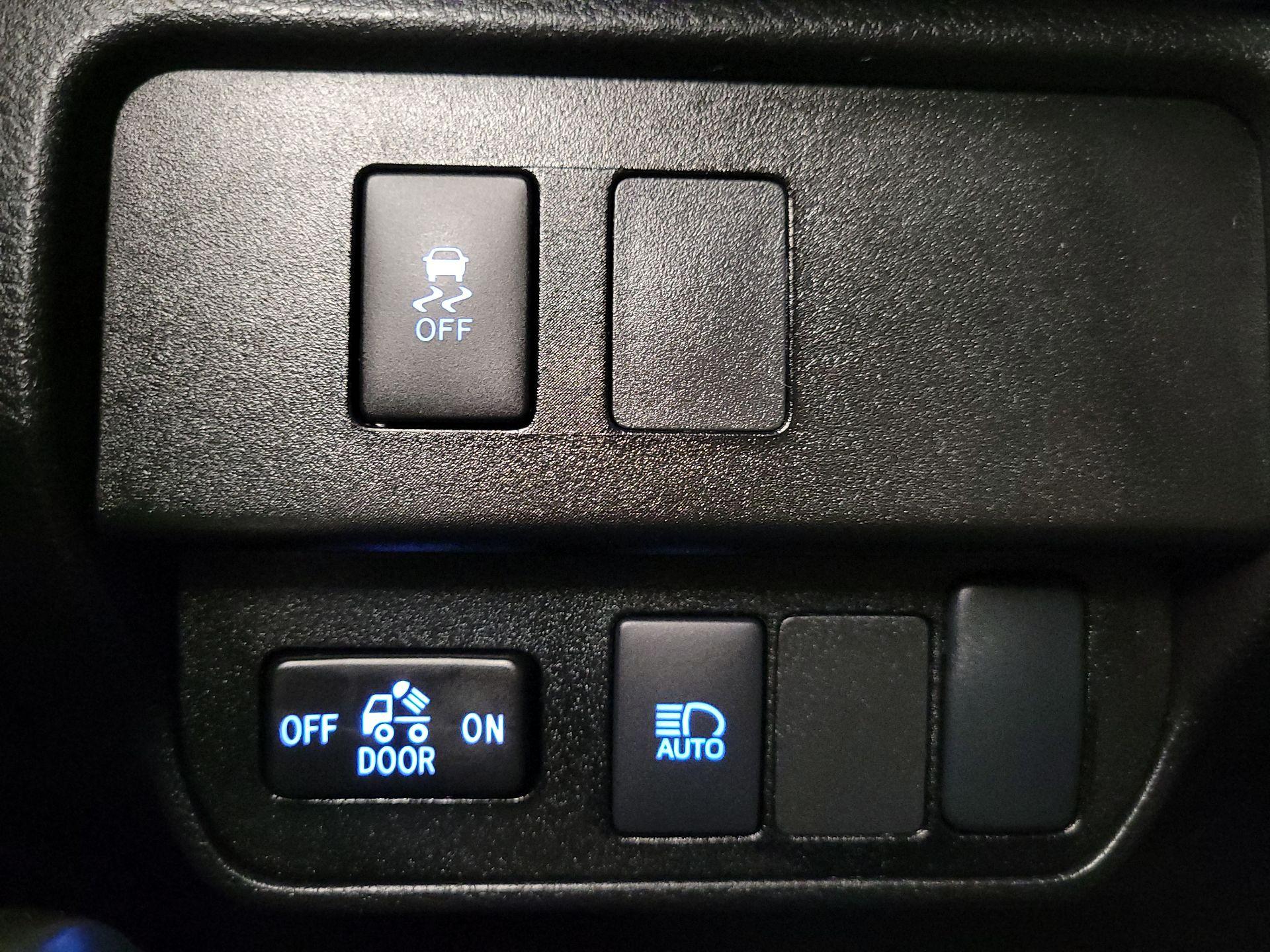 Thumbnail: 2022 Toyota Tacoma - 13