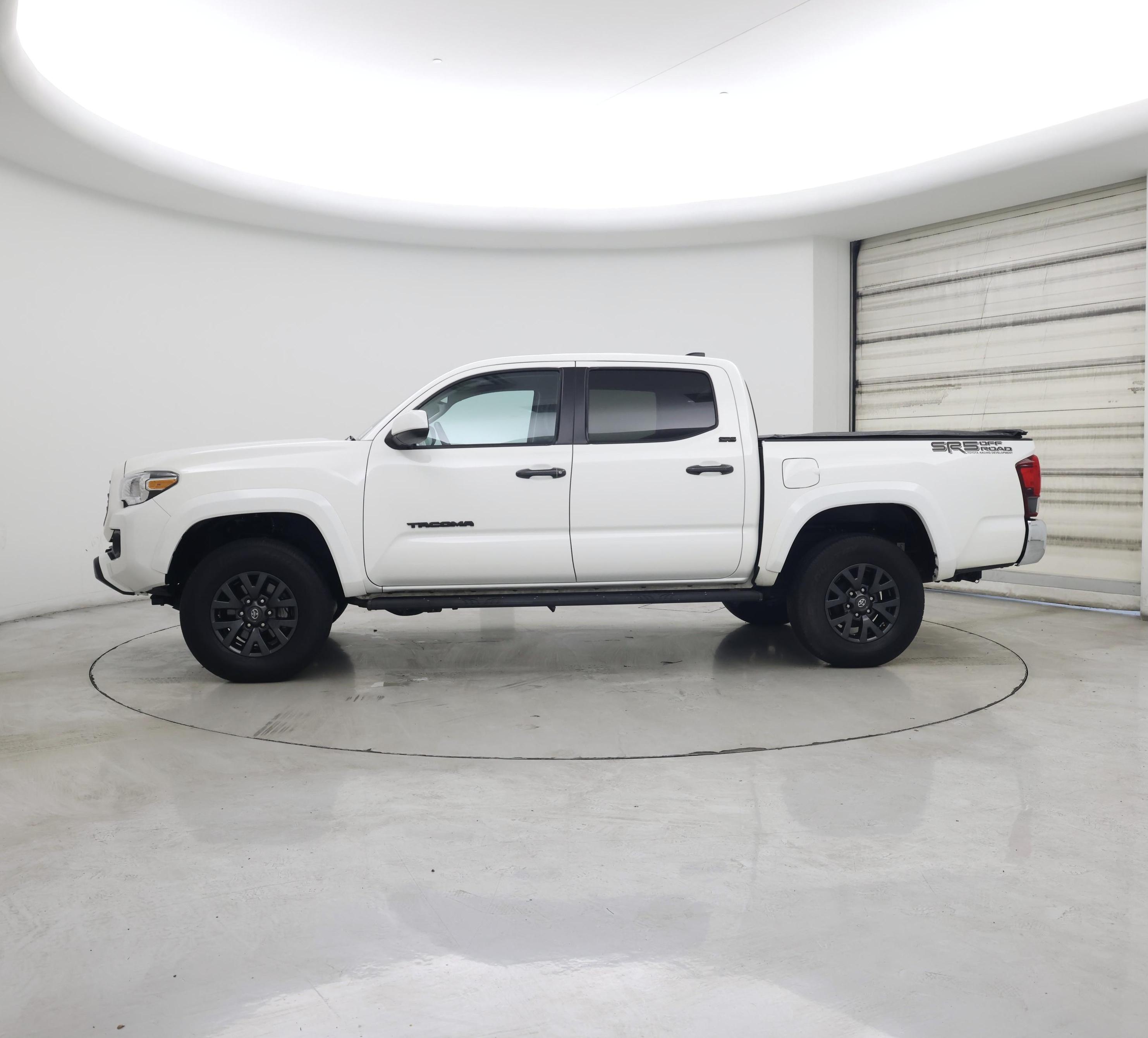 Thumbnail: 2022 Toyota Tacoma - 3