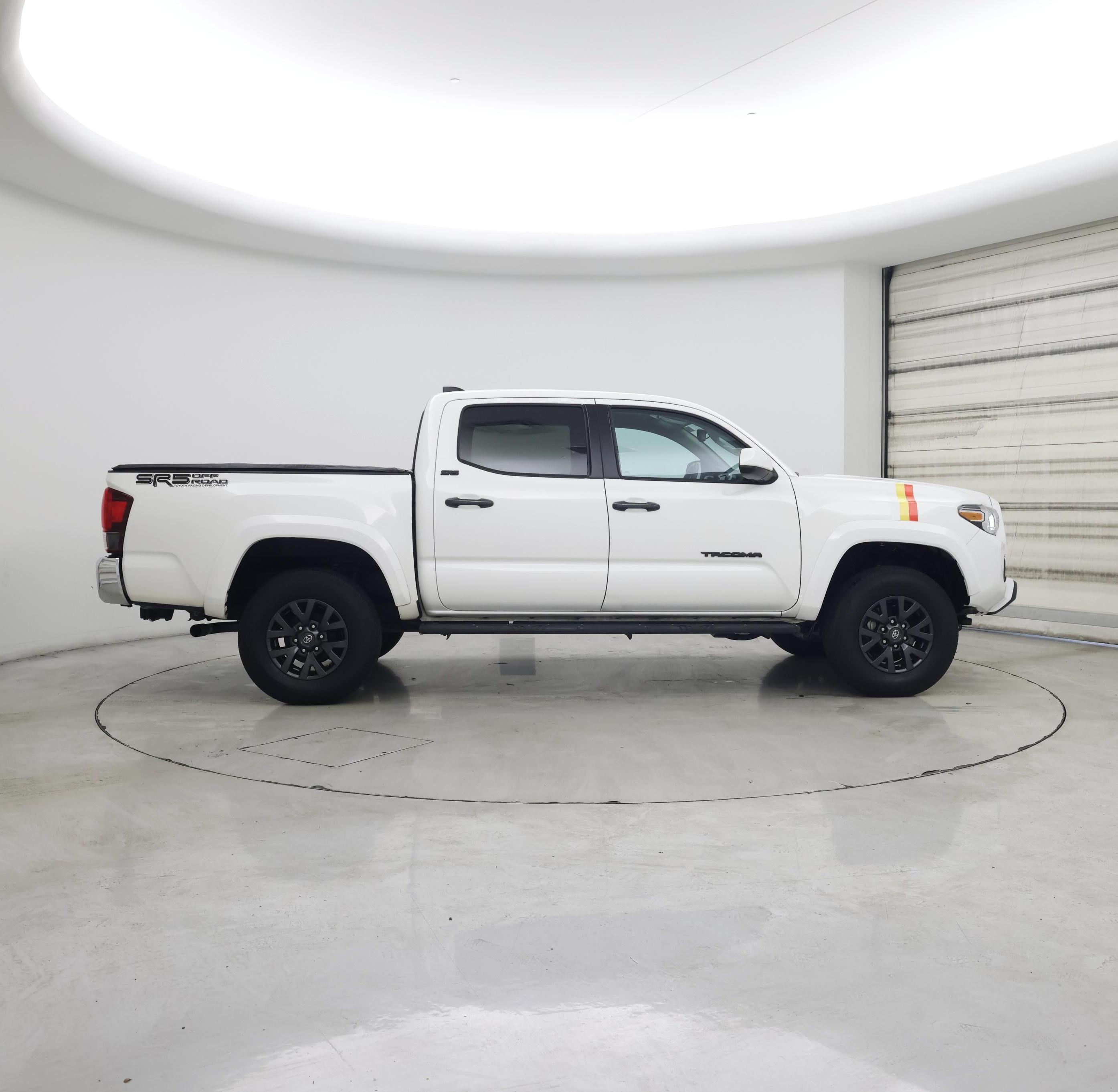 Thumbnail: 2022 Toyota Tacoma - 7