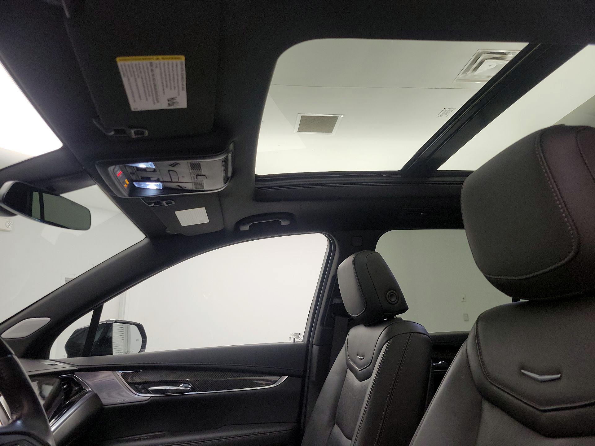 Thumbnail: 2023 Cadillac XT6 - 19