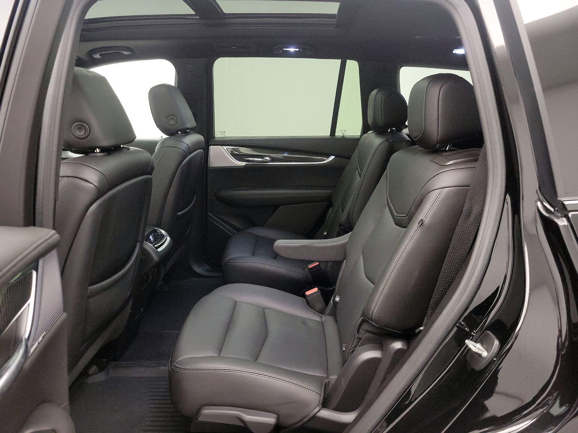 Thumbnail: 2023 Cadillac XT6 - 20