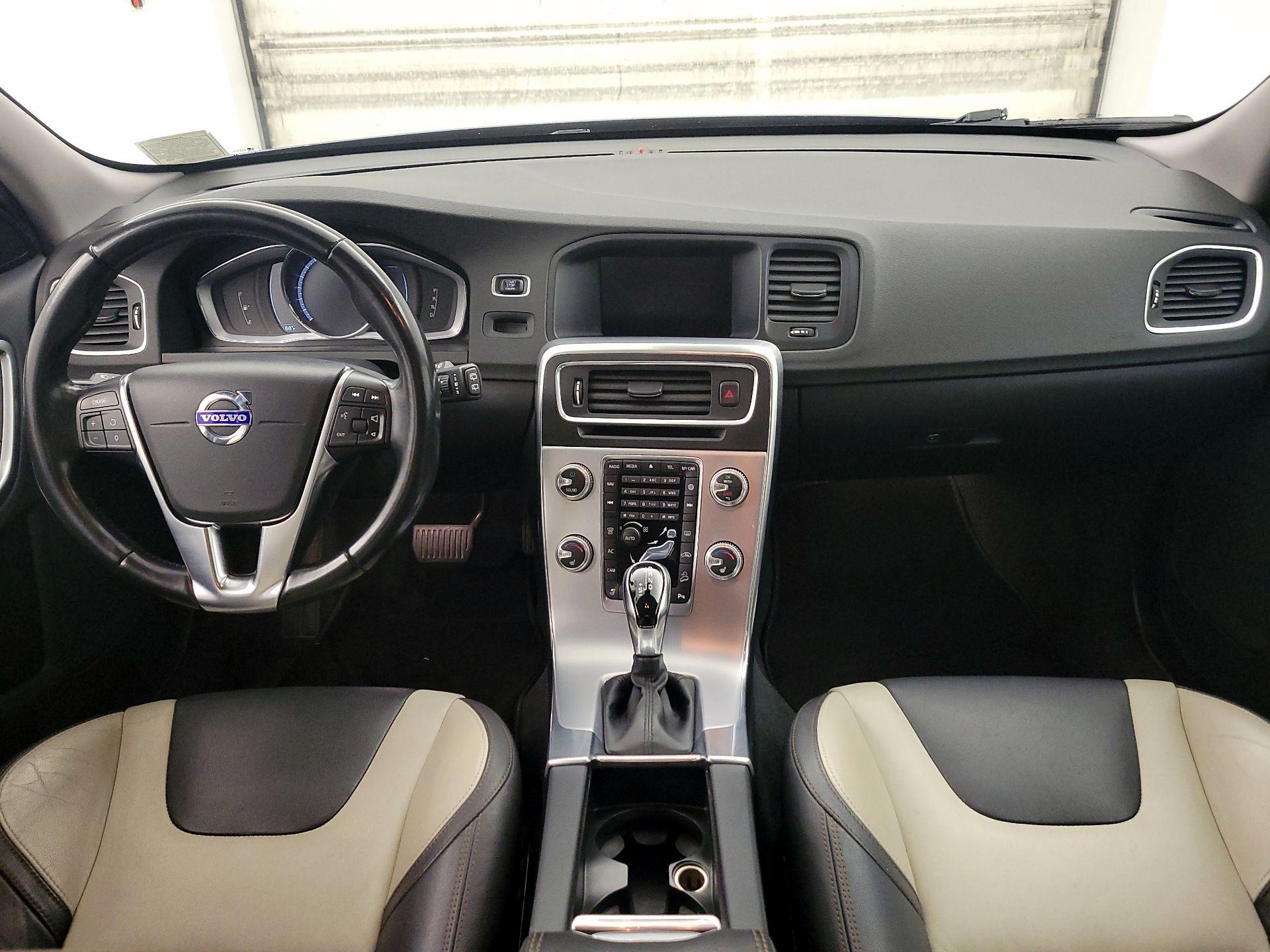 Thumbnail: 2018 Volvo S60 - 9