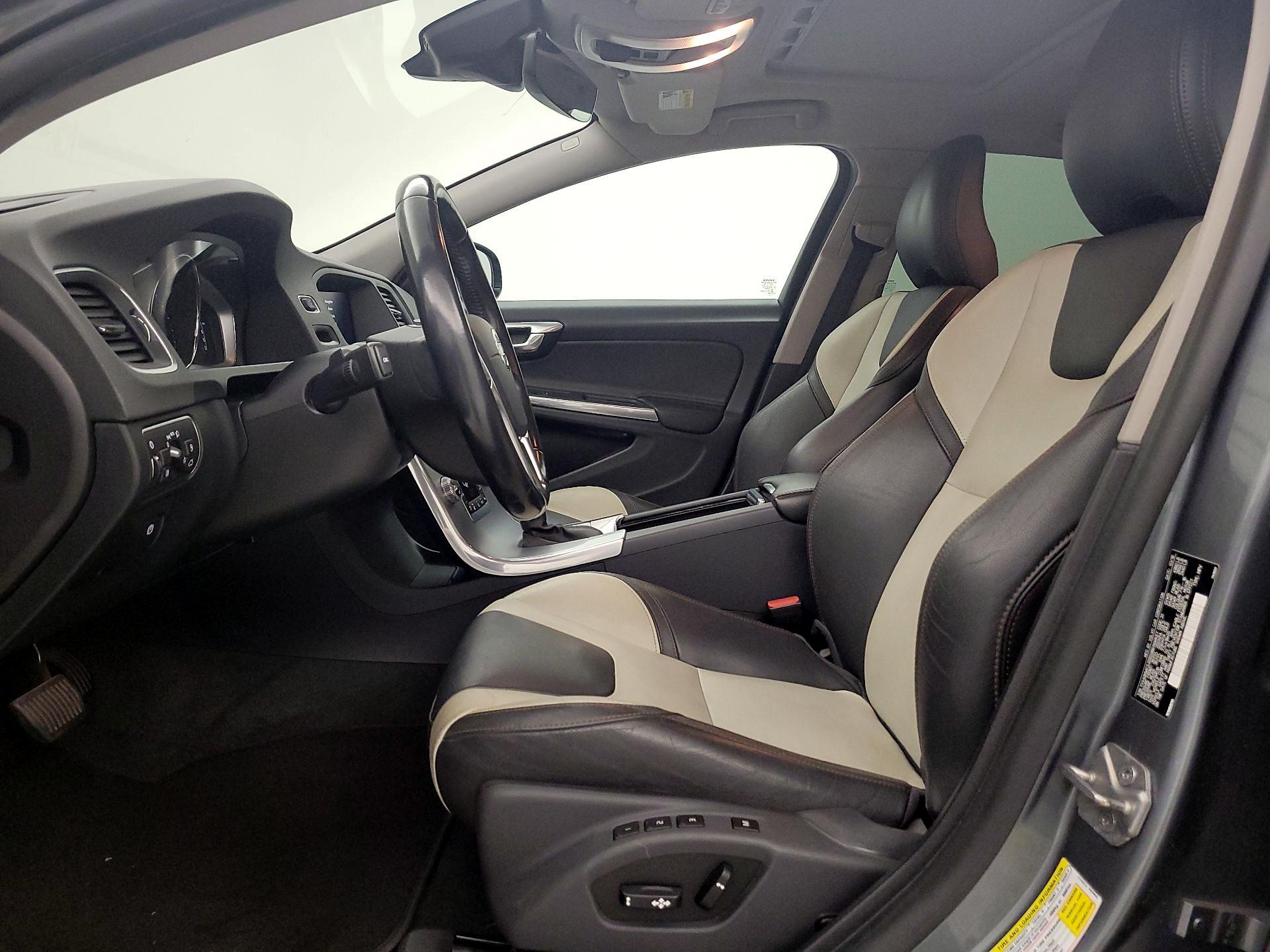 Thumbnail: 2018 Volvo S60 - 11