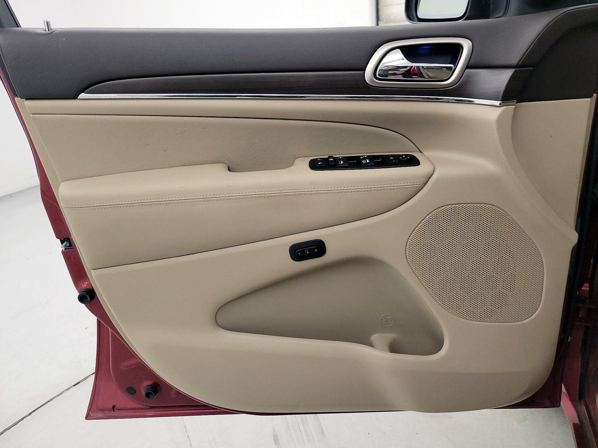 Thumbnail: 2014 Jeep Grand Cherokee - 12