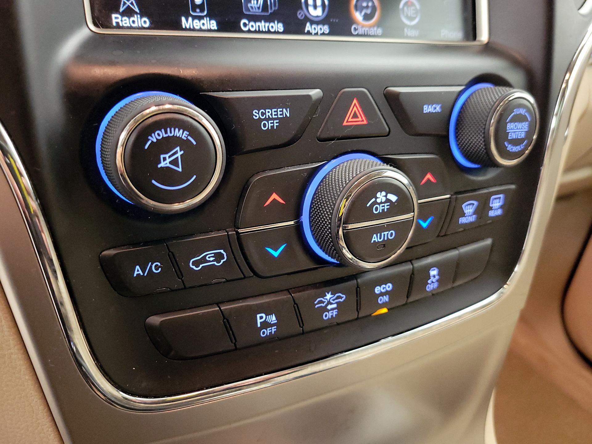 Thumbnail: 2014 Jeep Grand Cherokee - 16