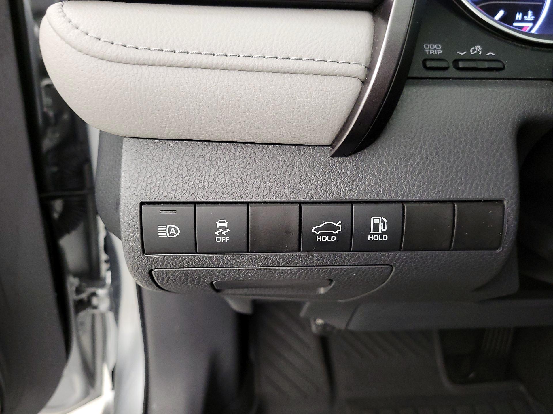 Thumbnail: 2023 Toyota Camry - 13