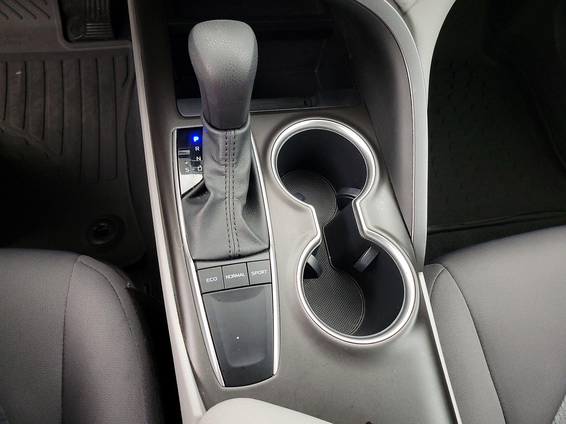 Thumbnail: 2023 Toyota Camry - 17