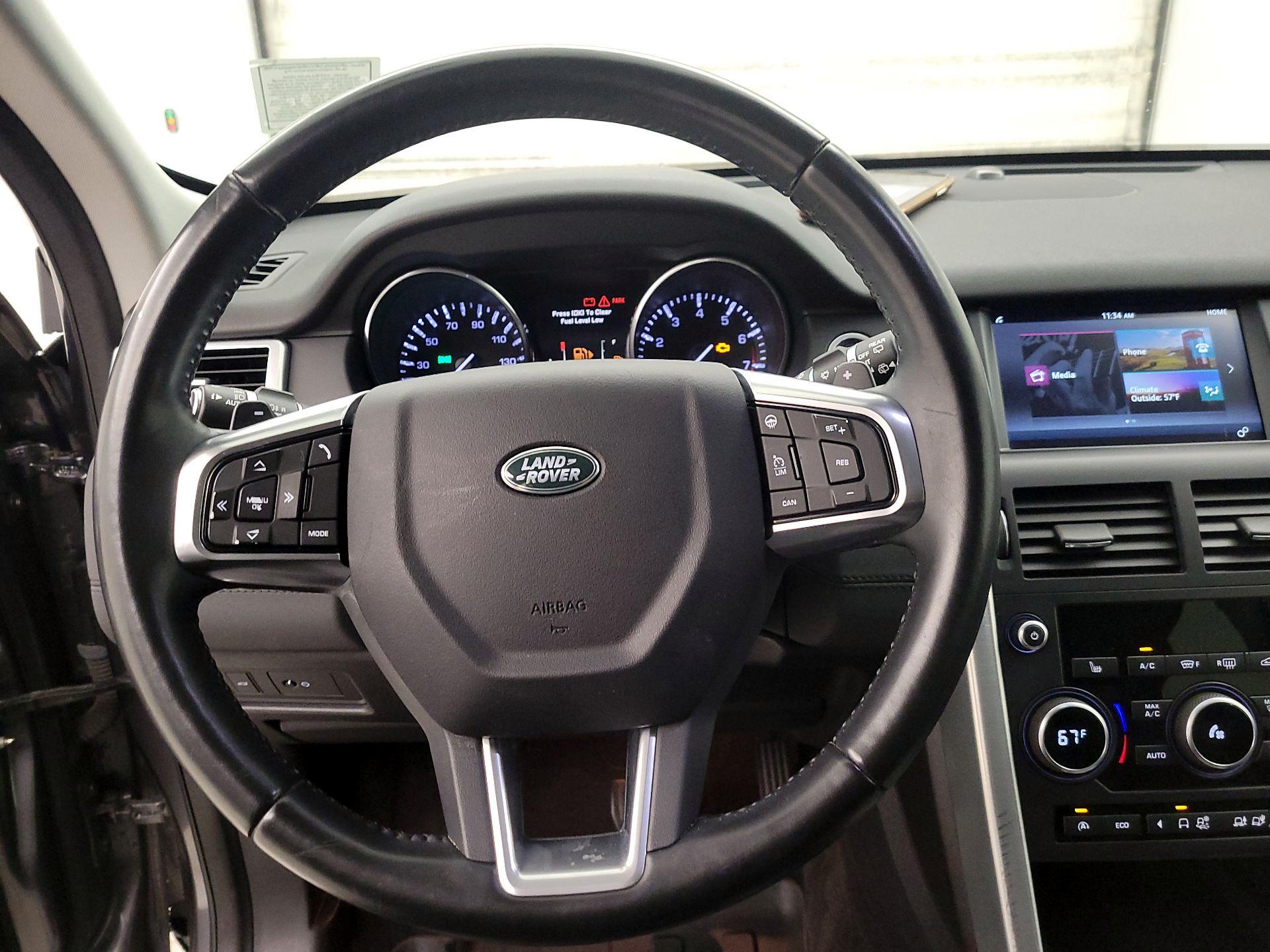 Thumbnail: 2016 Land Rover Discovery Sport - 10