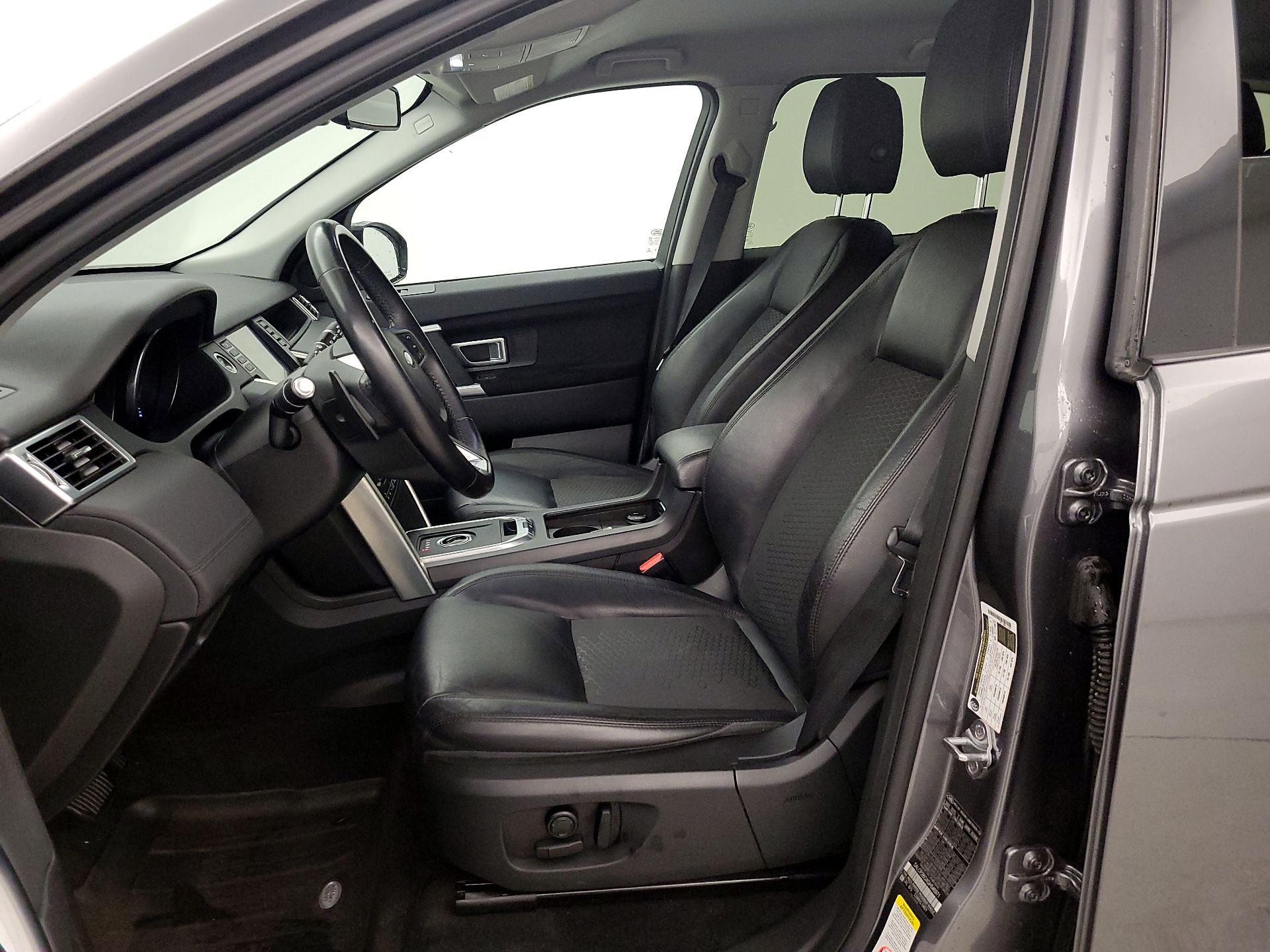 Thumbnail: 2016 Land Rover Discovery Sport - 11