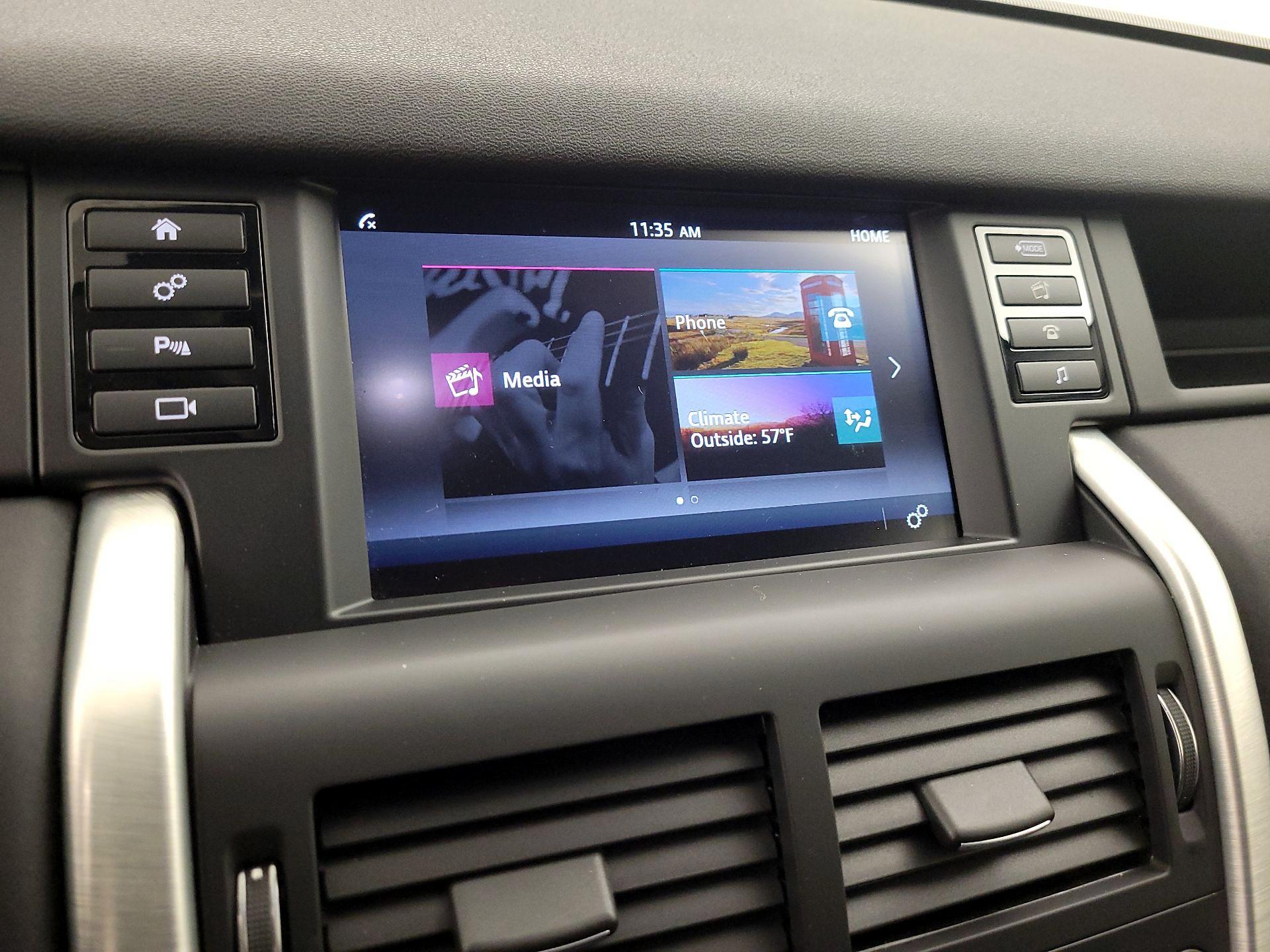 Thumbnail: 2016 Land Rover Discovery Sport - 14