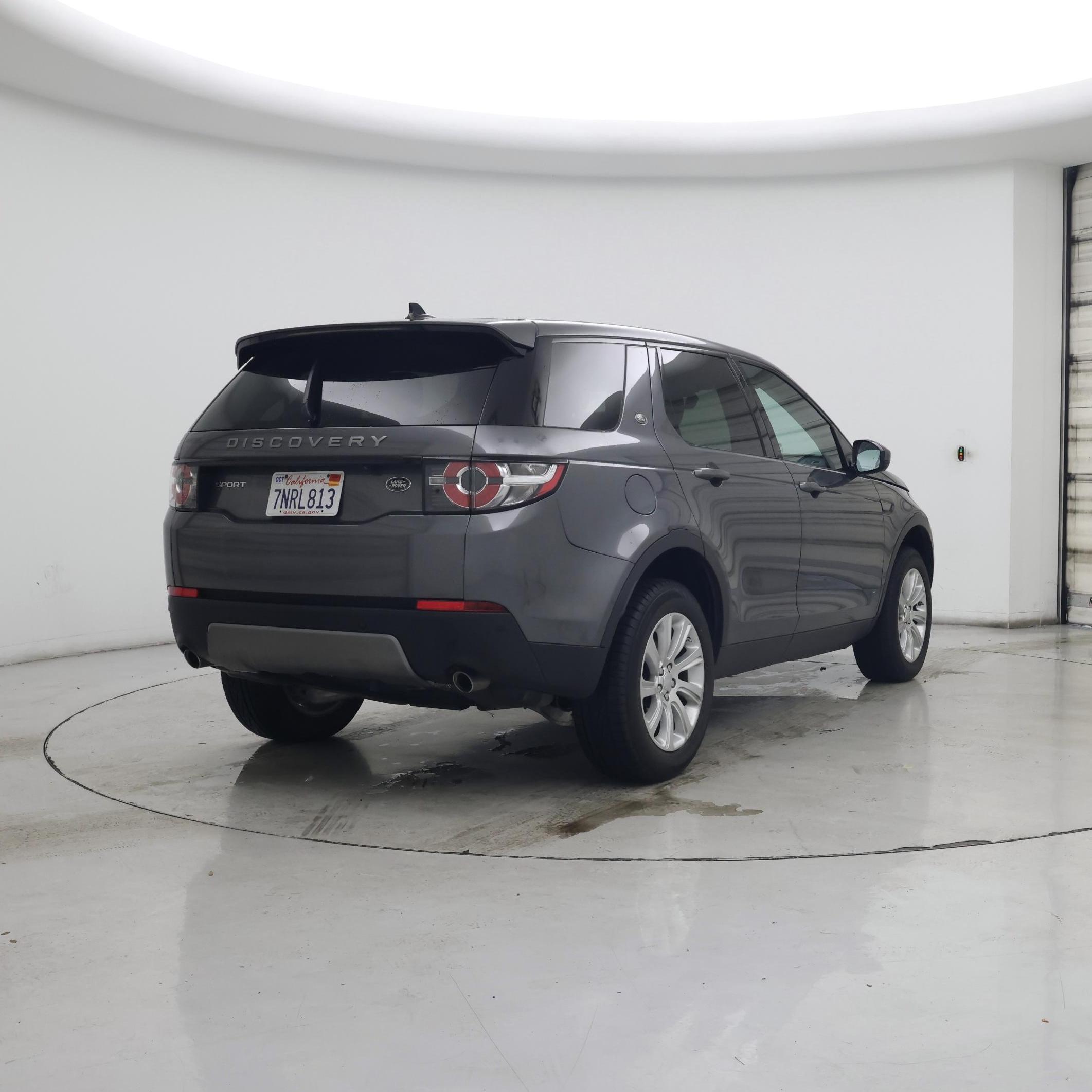 Thumbnail: 2016 Land Rover Discovery Sport - 8