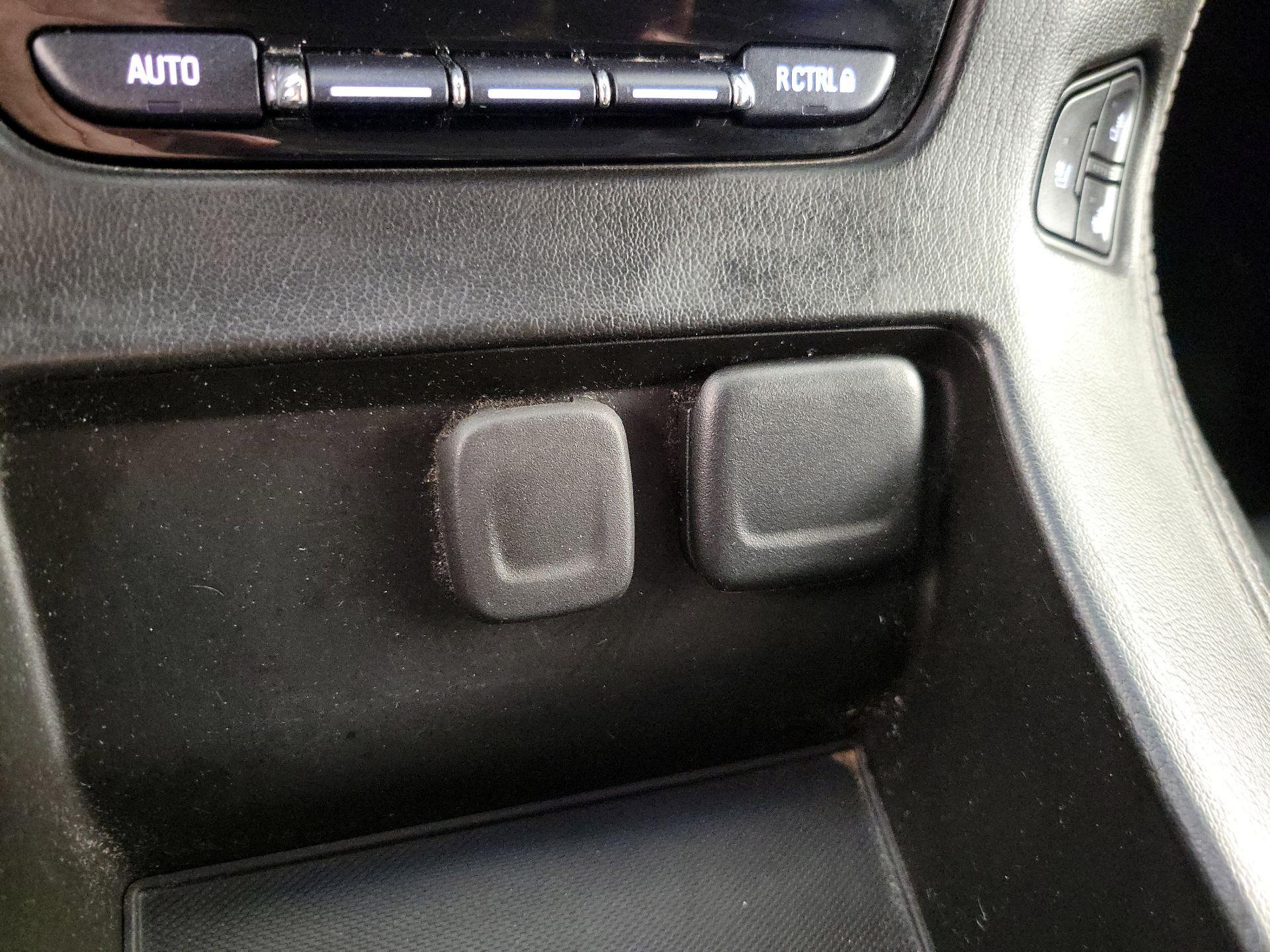 Thumbnail: 2019 GMC Yukon - 18