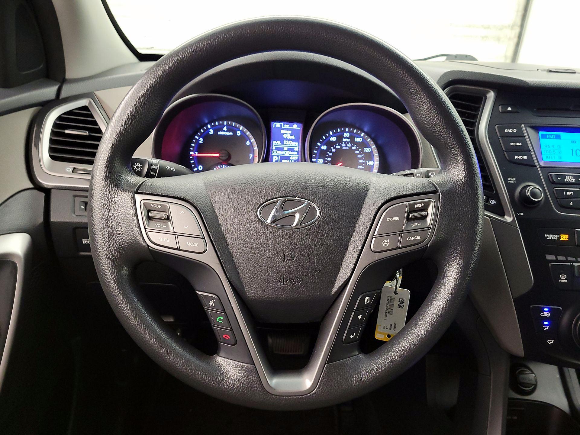 Thumbnail: 2016 Hyundai Santa Fe - 10