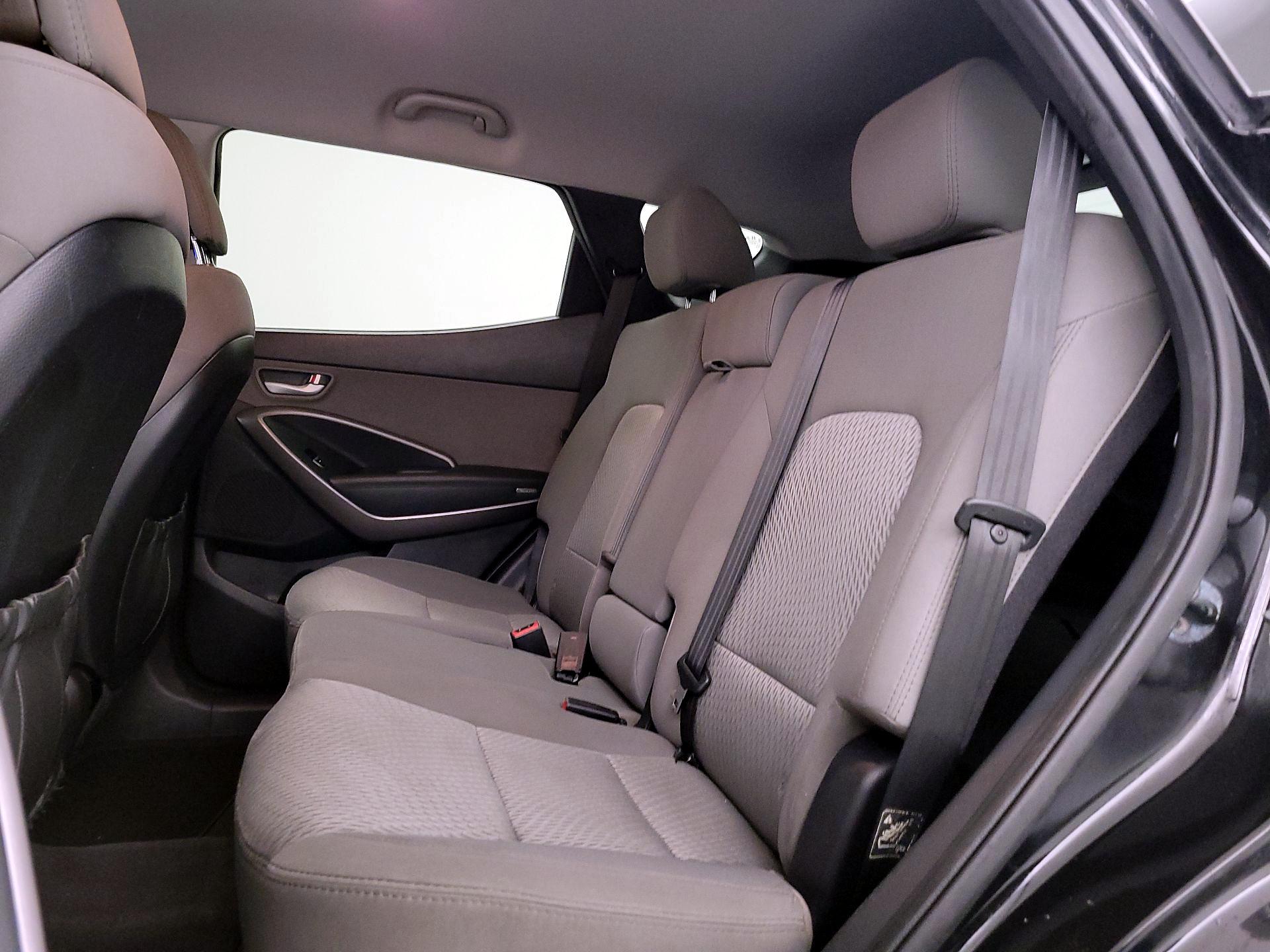 Thumbnail: 2016 Hyundai Santa Fe - 18