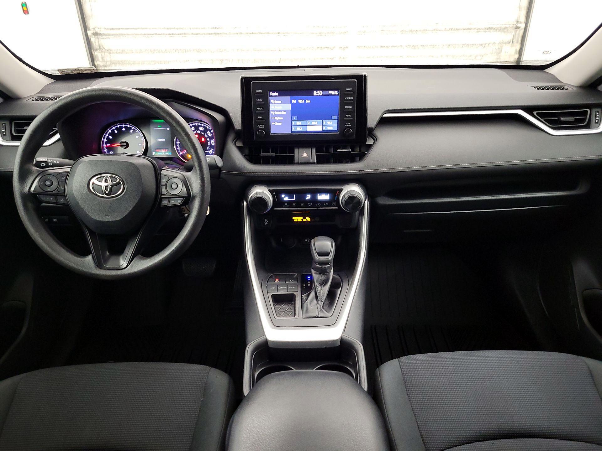 Thumbnail: 2019 Toyota RAV4 - 9