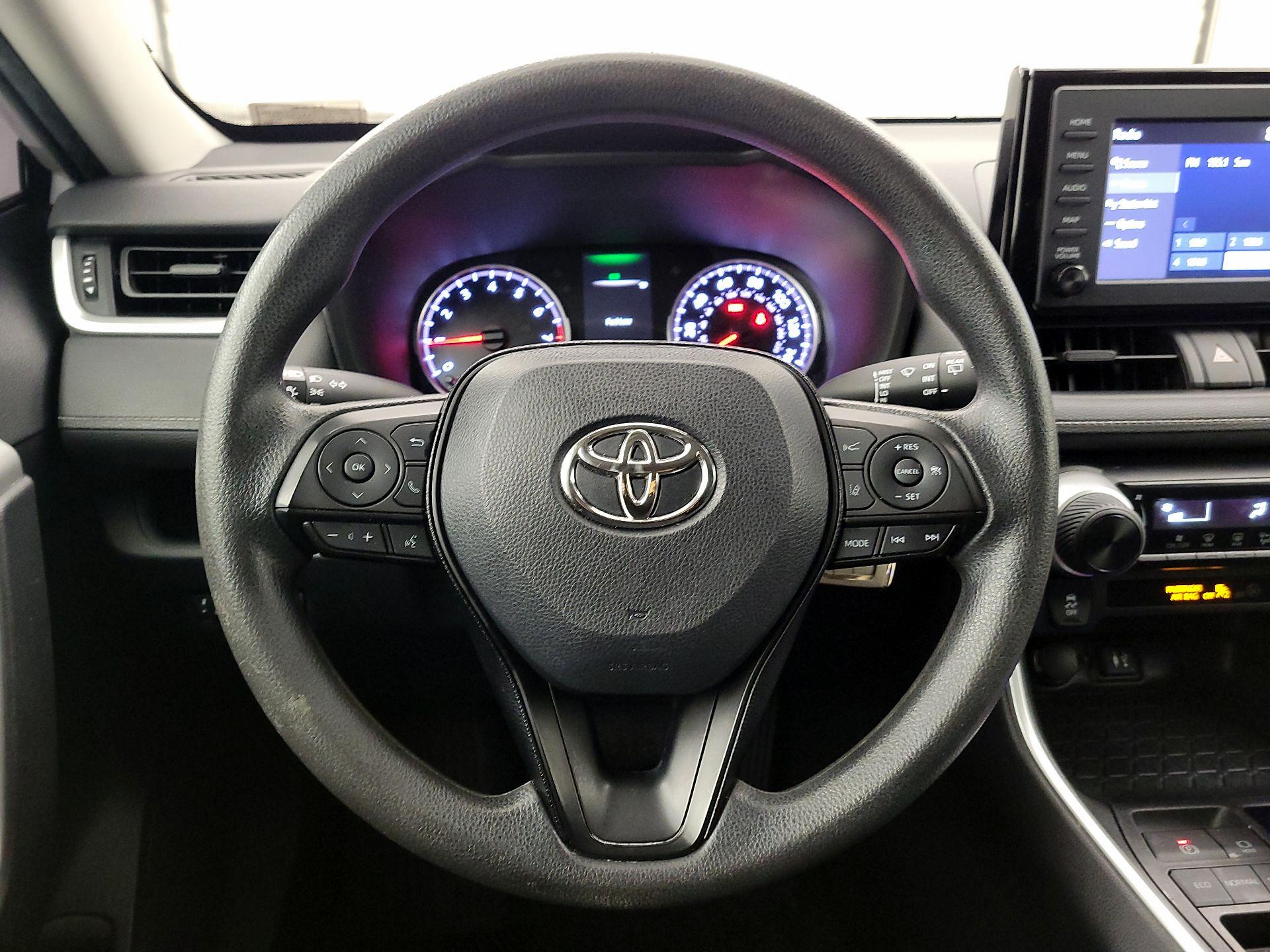 Thumbnail: 2019 Toyota RAV4 - 10