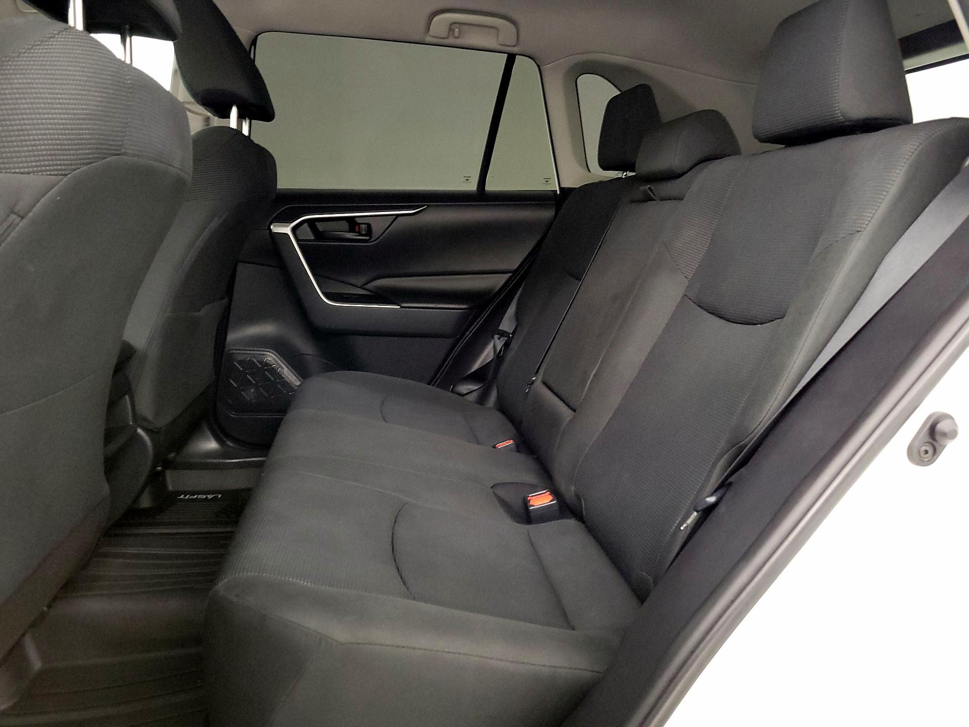 Thumbnail: 2019 Toyota RAV4 - 18