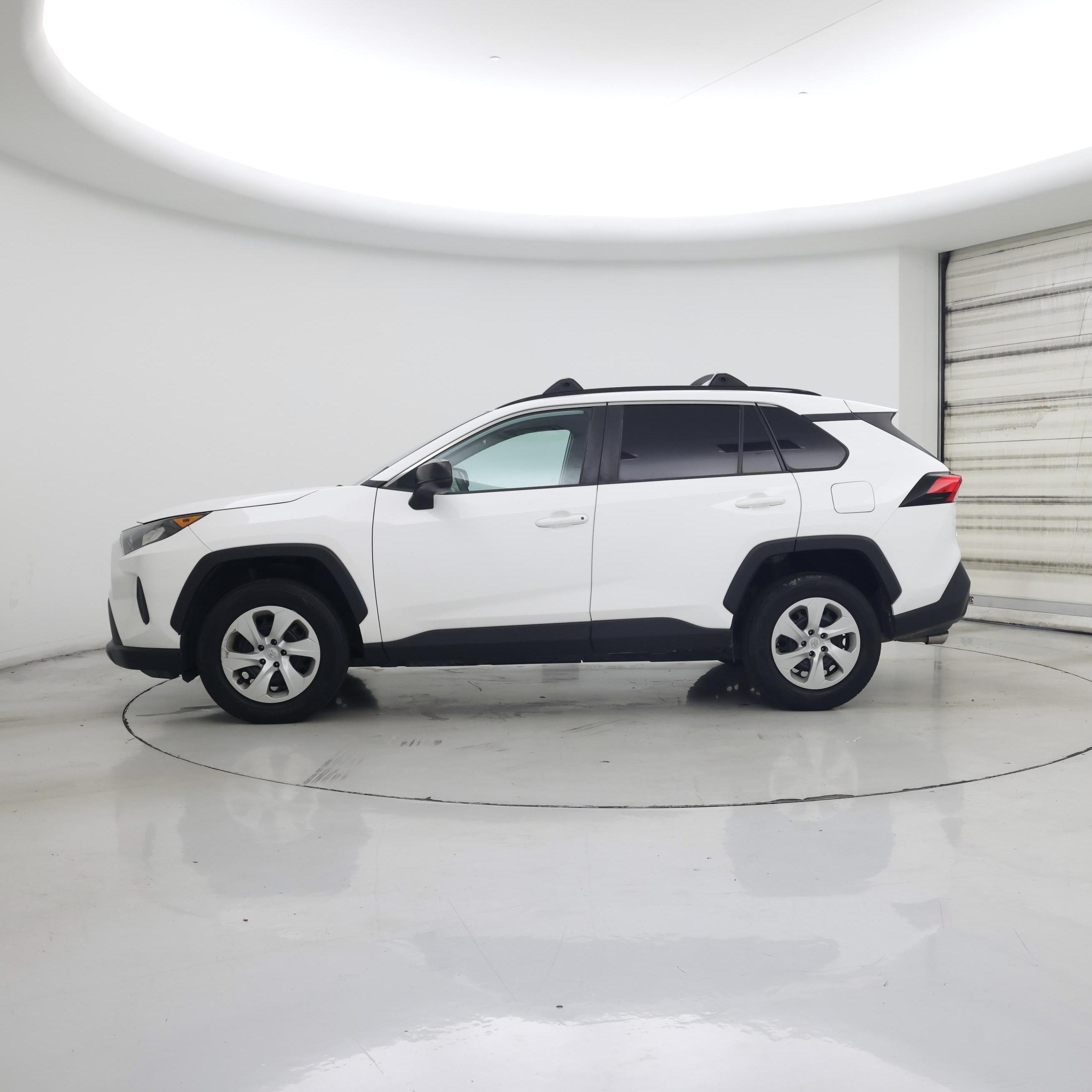 Thumbnail: 2019 Toyota RAV4 - 3