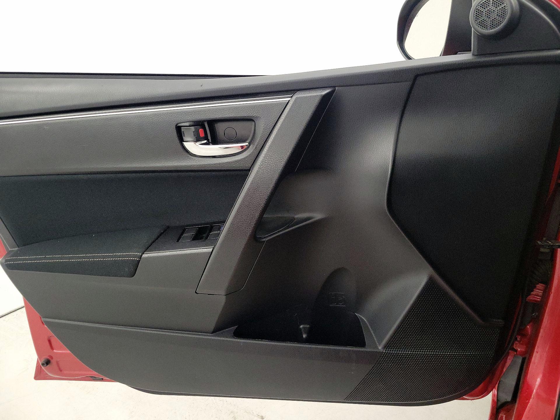 Thumbnail: 2017 Toyota Corolla - 12