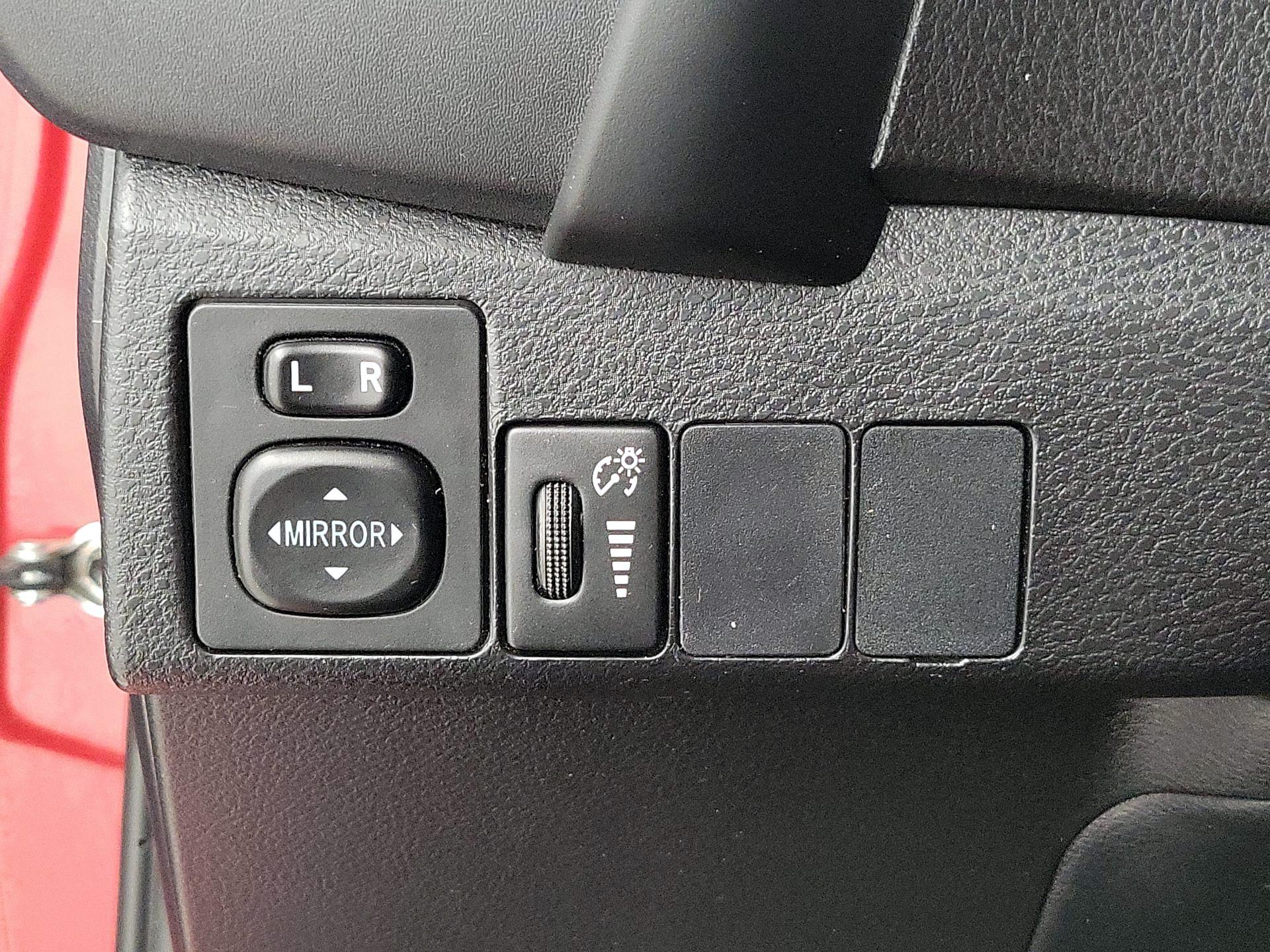 Thumbnail: 2017 Toyota Corolla - 13