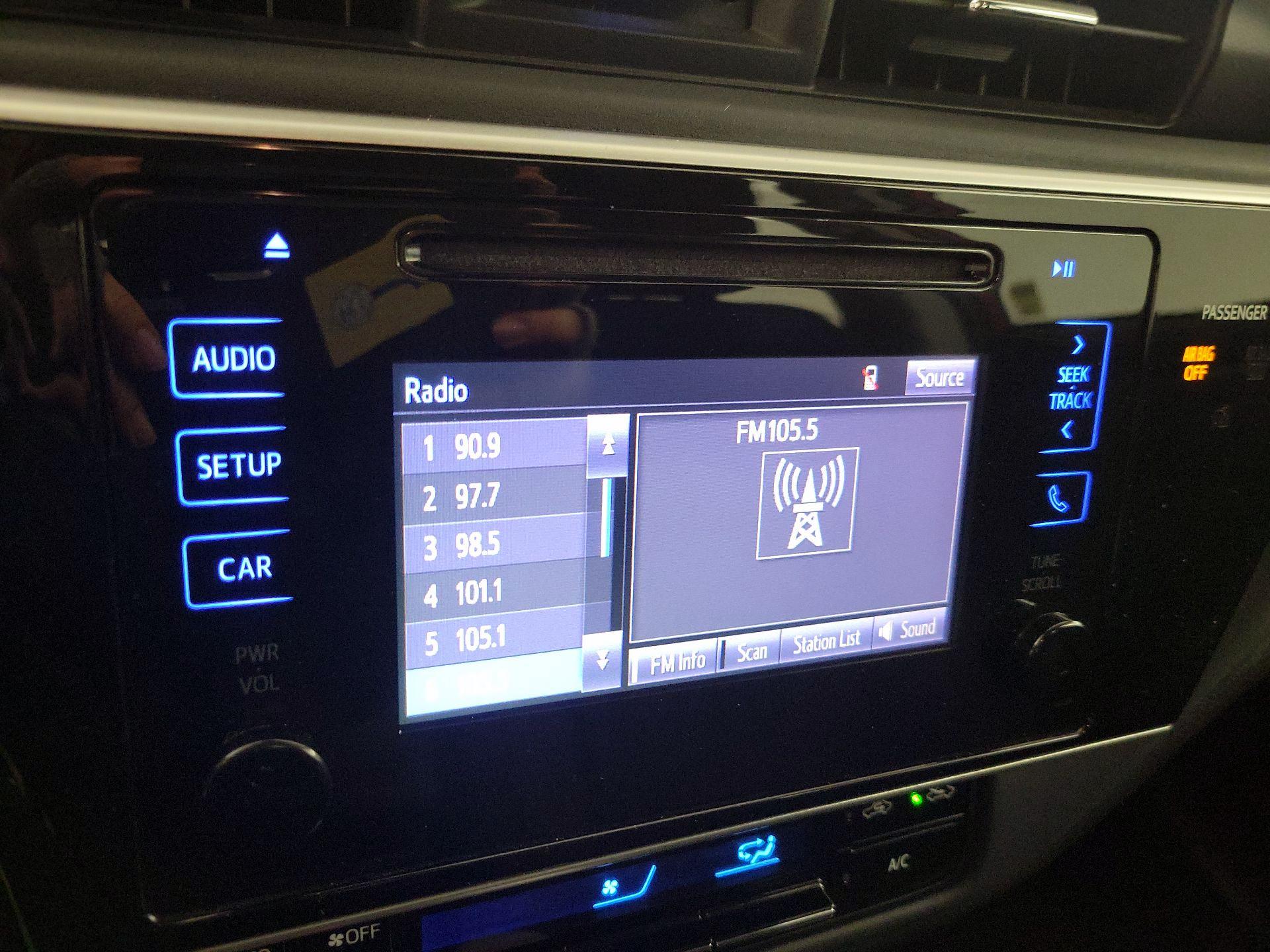 Thumbnail: 2017 Toyota Corolla - 15