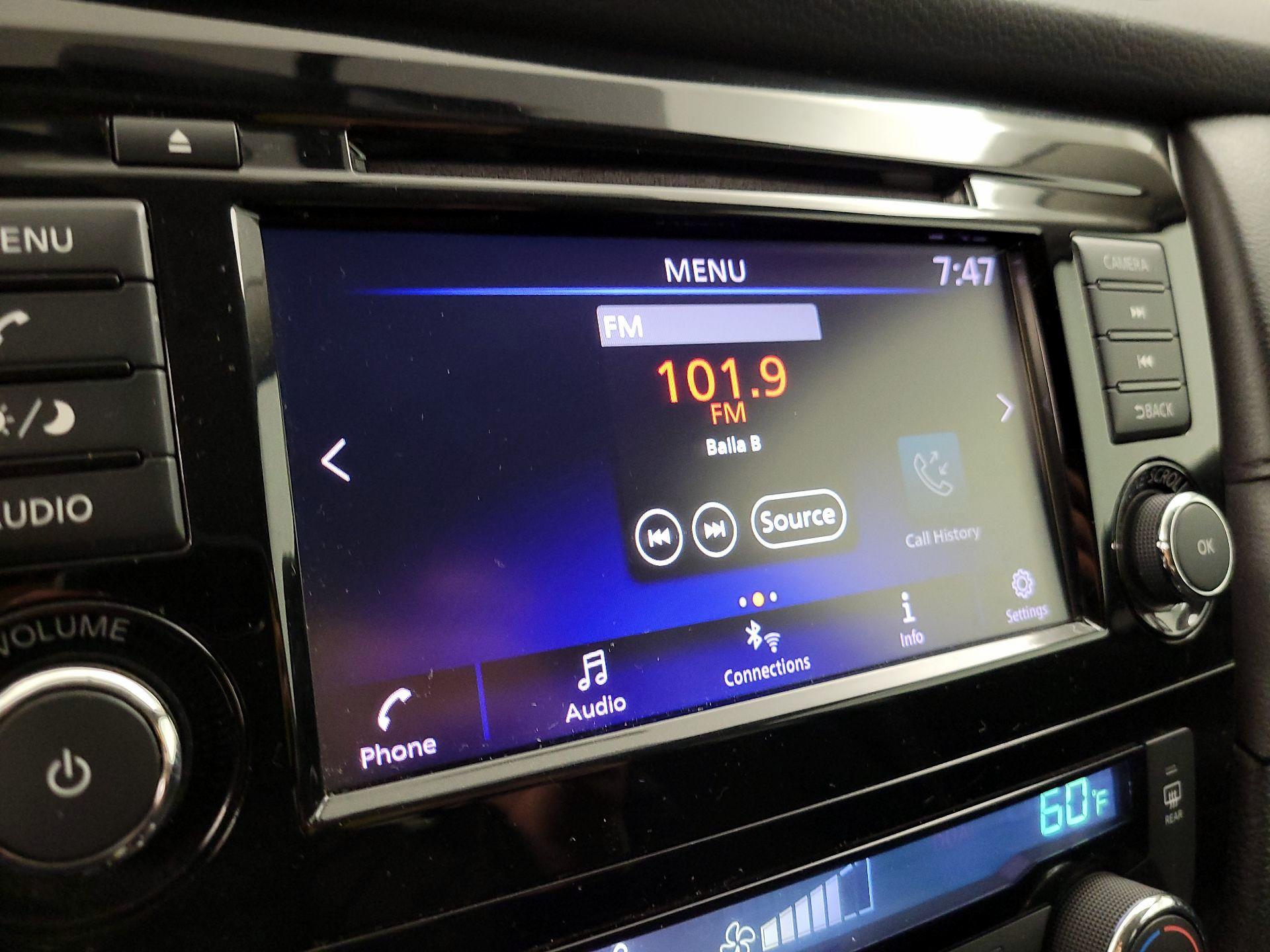 Thumbnail: 2018 Nissan Rogue - 15