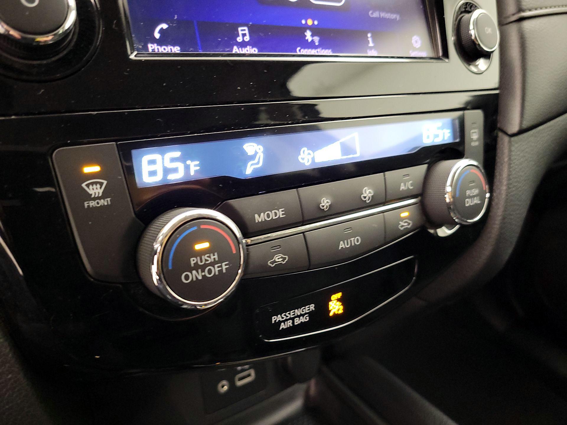 Thumbnail: 2018 Nissan Rogue - 16