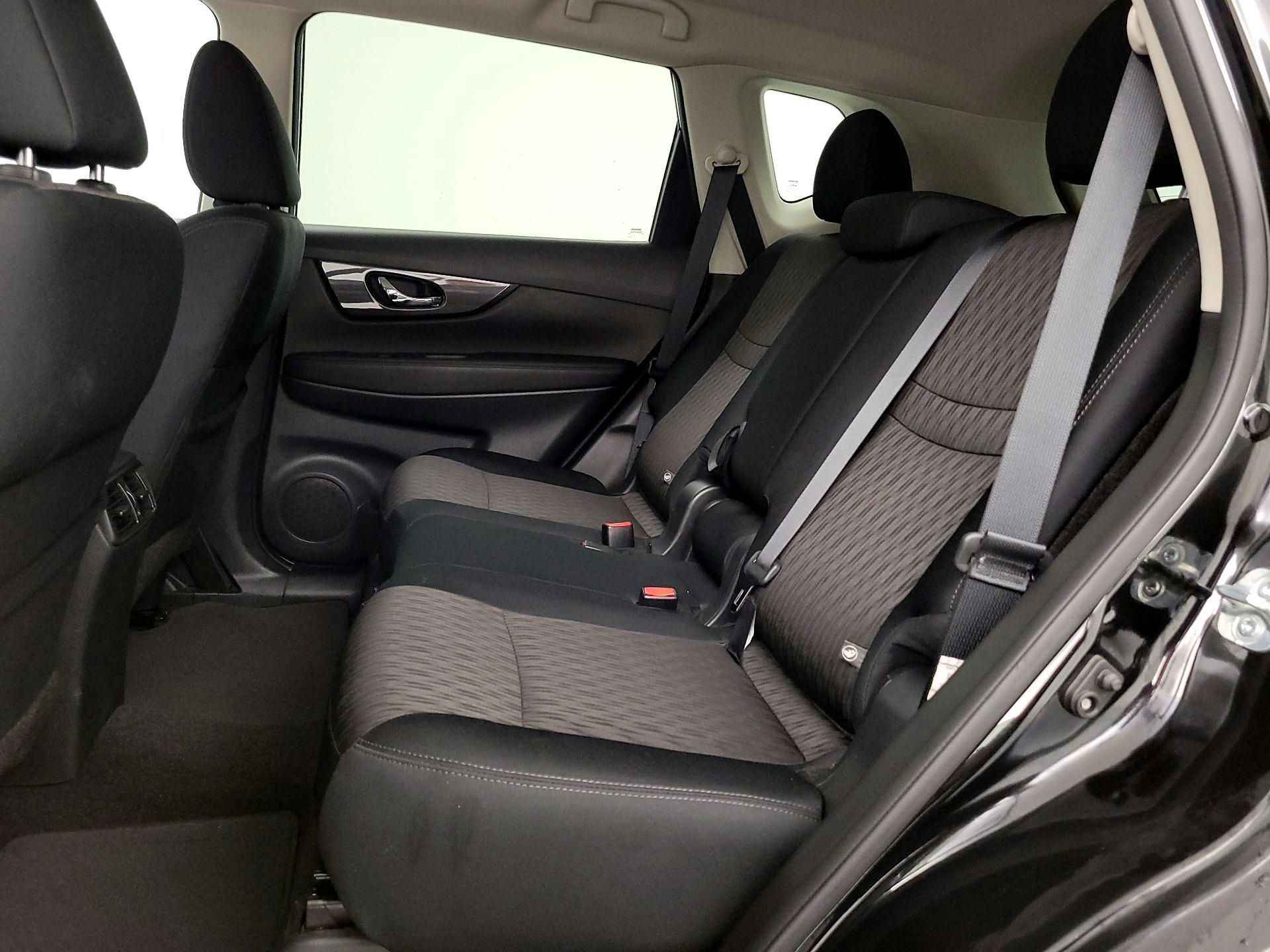 Thumbnail: 2018 Nissan Rogue - 18