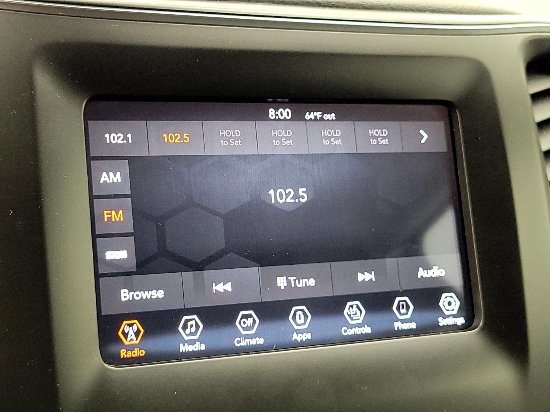 Thumbnail: 2021 Jeep Cherokee - 15