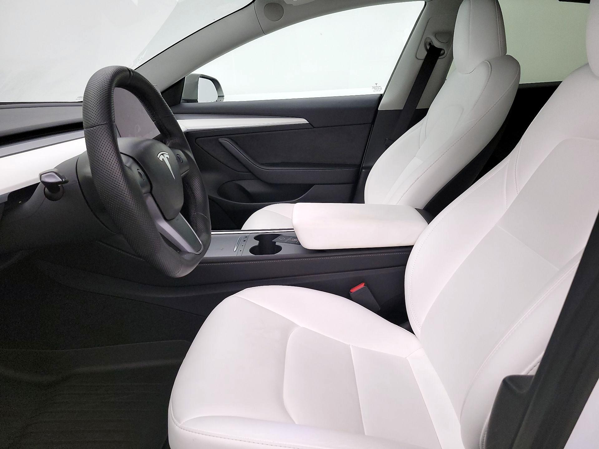 Thumbnail: 2023 Tesla Model 3 - 11