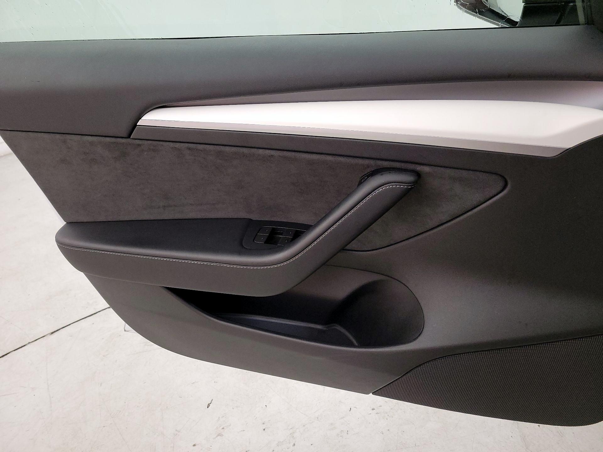 Thumbnail: 2023 Tesla Model 3 - 12