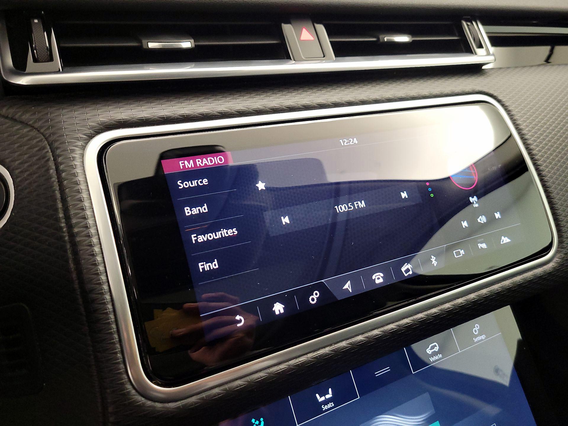 Thumbnail: 2018 Land Rover Range Rover Velar - 15