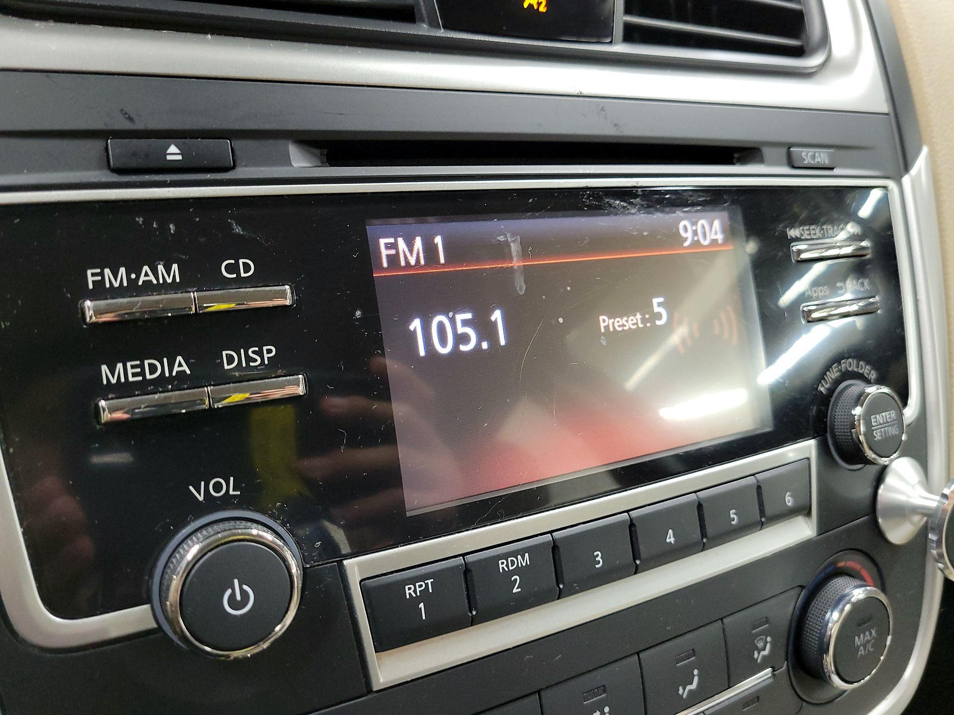 Thumbnail: 2016 Nissan Altima - 15