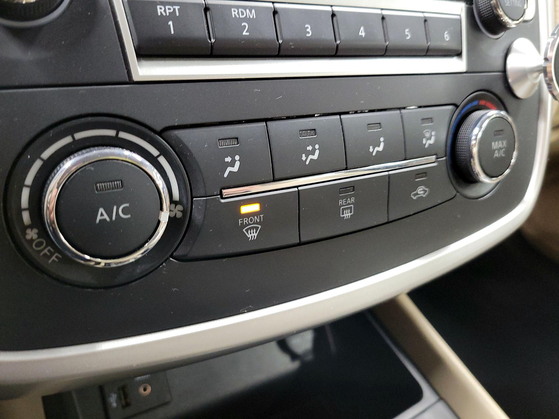 Thumbnail: 2016 Nissan Altima - 16