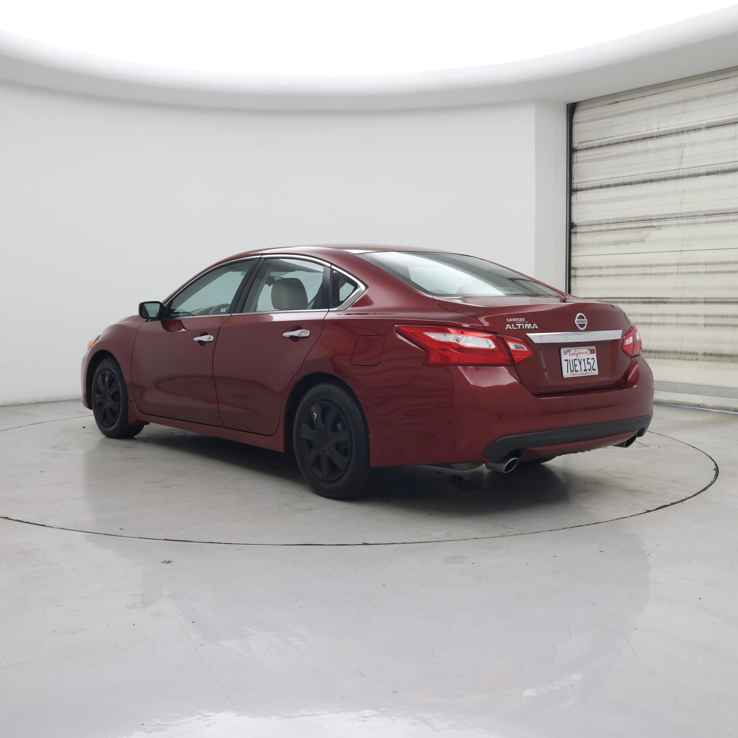 Thumbnail: 2016 Nissan Altima - 2