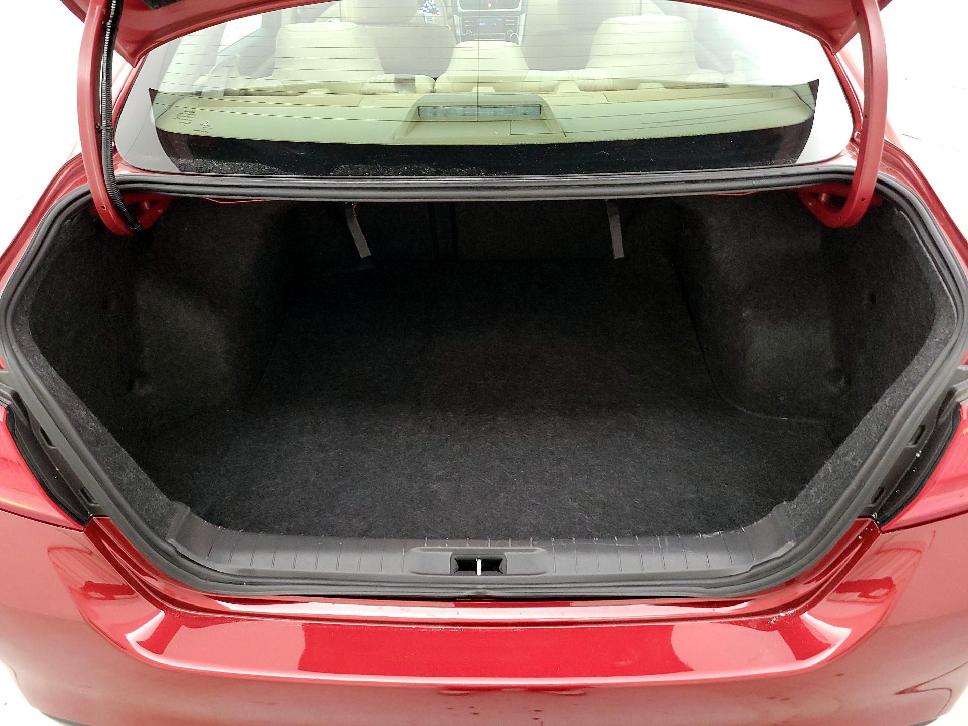 Thumbnail: 2016 Nissan Altima - 19