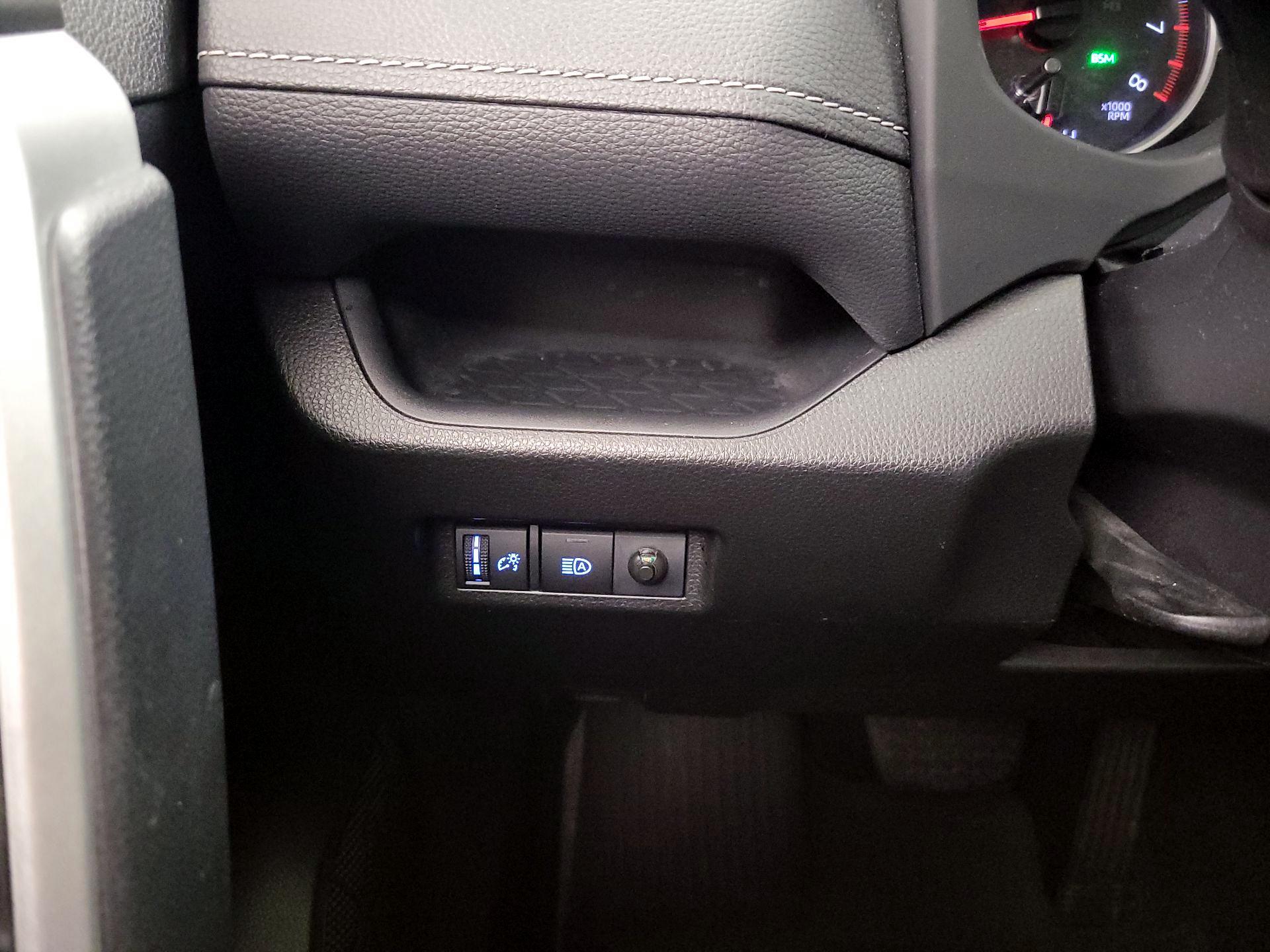 Thumbnail: 2019 Toyota RAV4 - 13