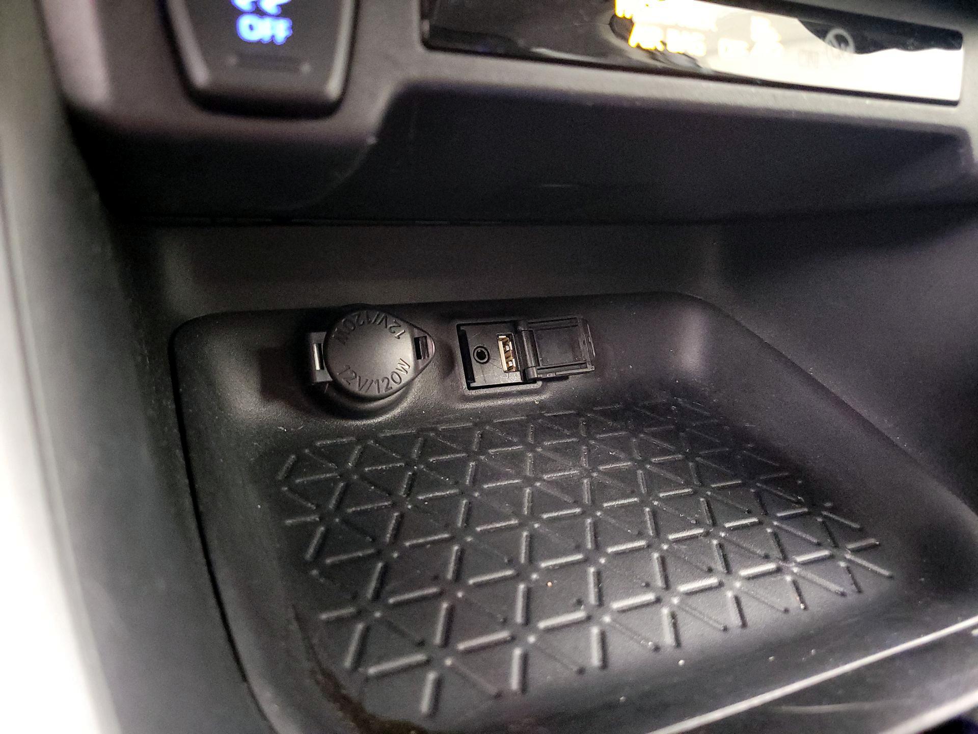 Thumbnail: 2019 Toyota RAV4 - 18