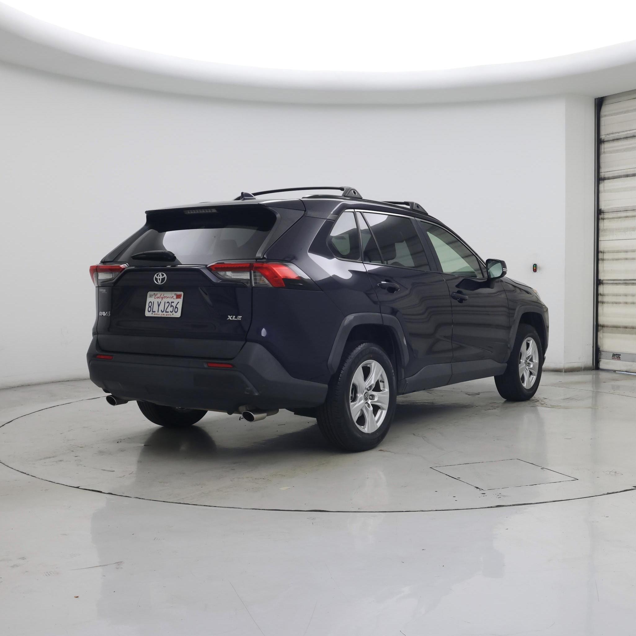 Thumbnail: 2019 Toyota RAV4 - 8